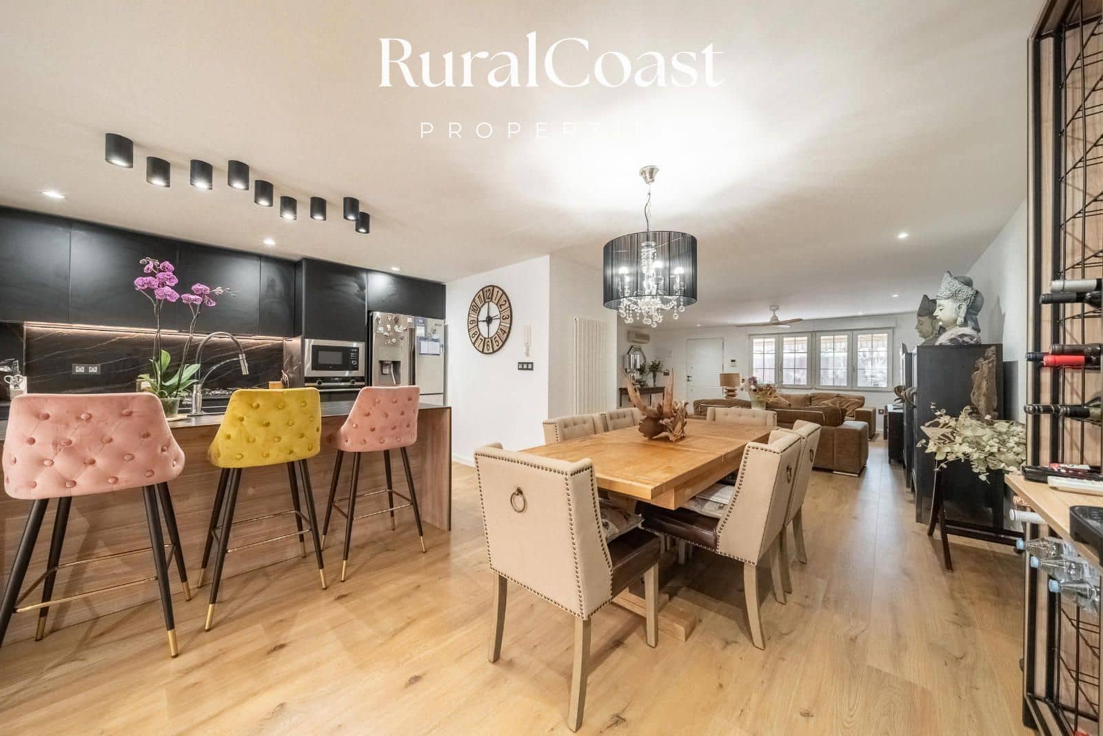 4 soverom Bungalow til salgs i Alicante by med svømmebasseng garasje - € 590 000 (Ref: 9221528)