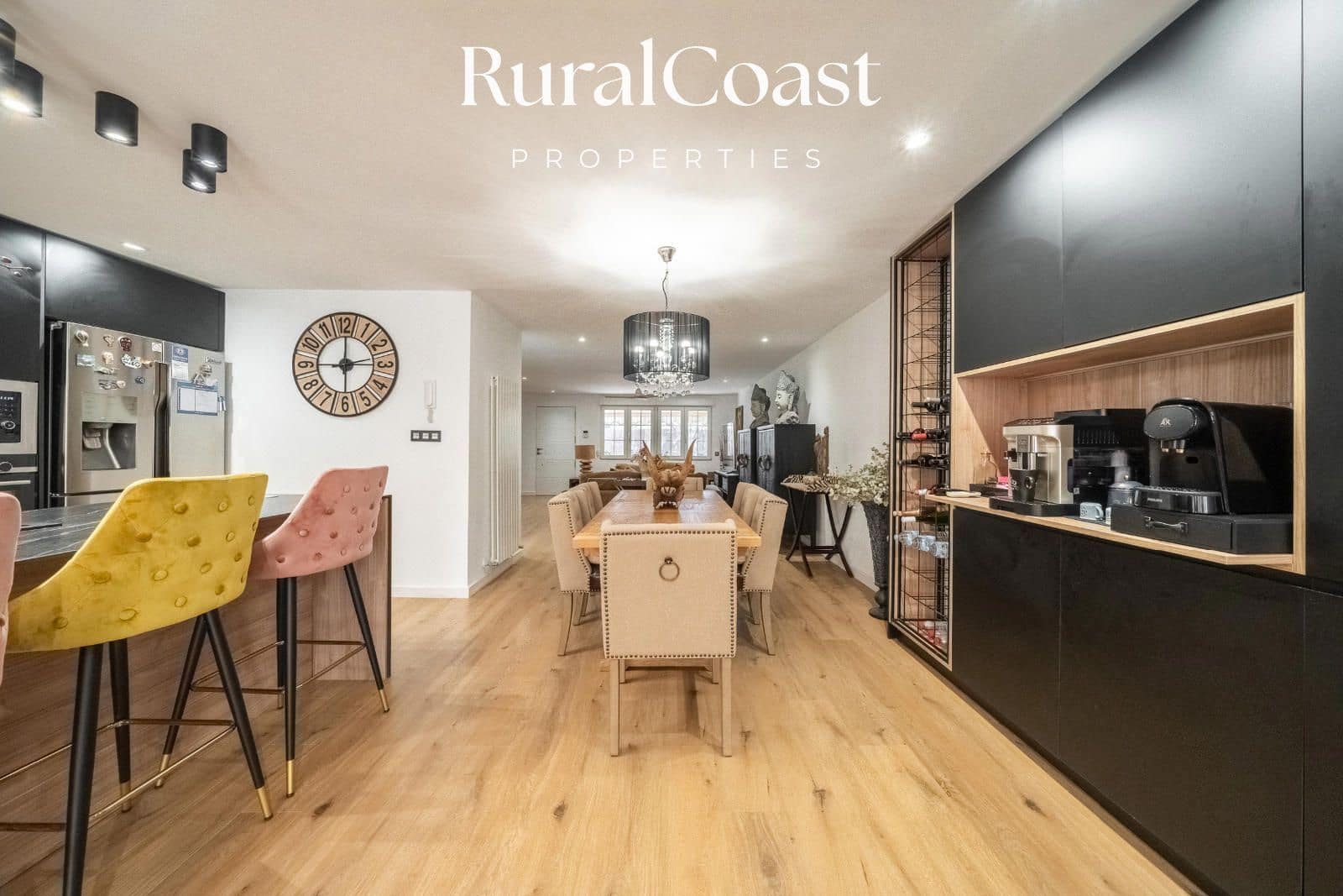 4 soverom Bungalow til salgs i Alicante by med svømmebasseng garasje - € 590 000 (Ref: 9221528)