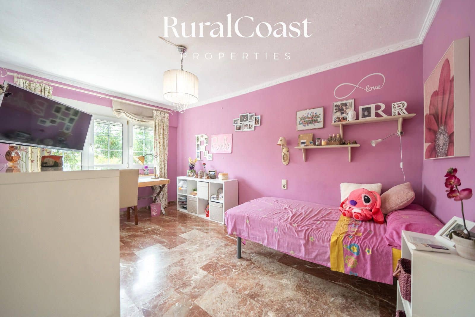 4 soverom Bungalow til salgs i Alicante by med svømmebasseng garasje - € 590 000 (Ref: 9221528)