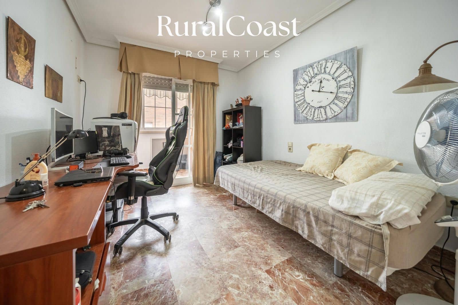 4 soverom Bungalow til salgs i Alicante by med svømmebasseng garasje - € 590 000 (Ref: 9221528)