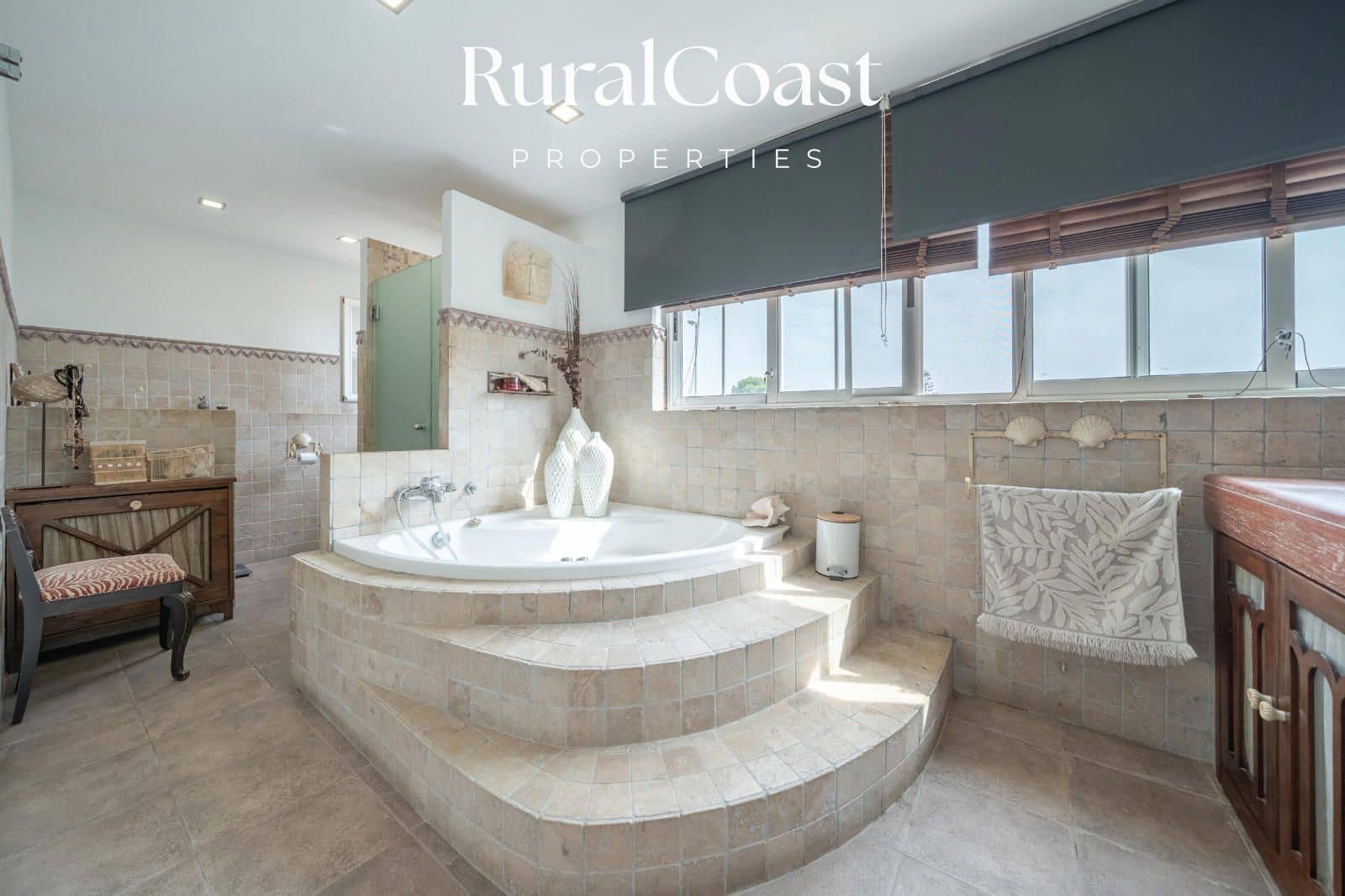 4 soverom Bungalow til salgs i Alicante by med svømmebasseng garasje - € 590 000 (Ref: 9221528)