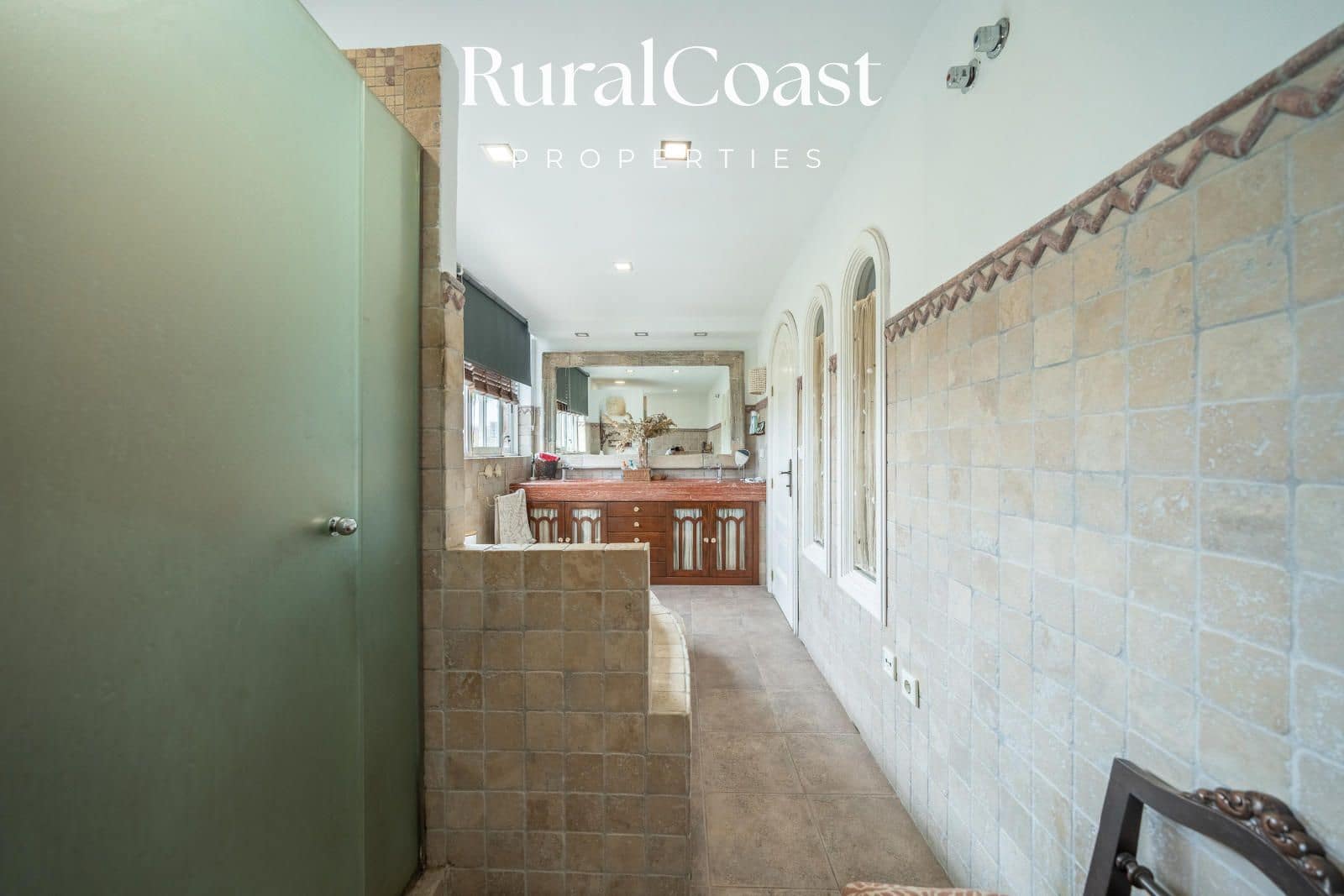 4 soverom Bungalow til salgs i Alicante by med svømmebasseng garasje - € 590 000 (Ref: 9221528)