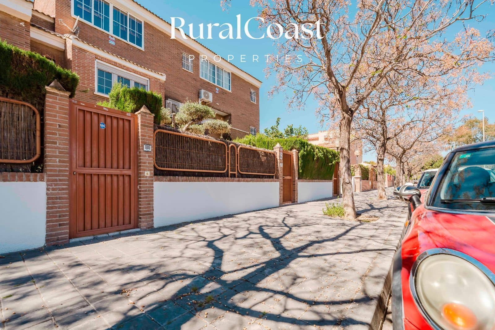 4 soverom Bungalow til salgs i Alicante by med svømmebasseng garasje - € 590 000 (Ref: 9221528)