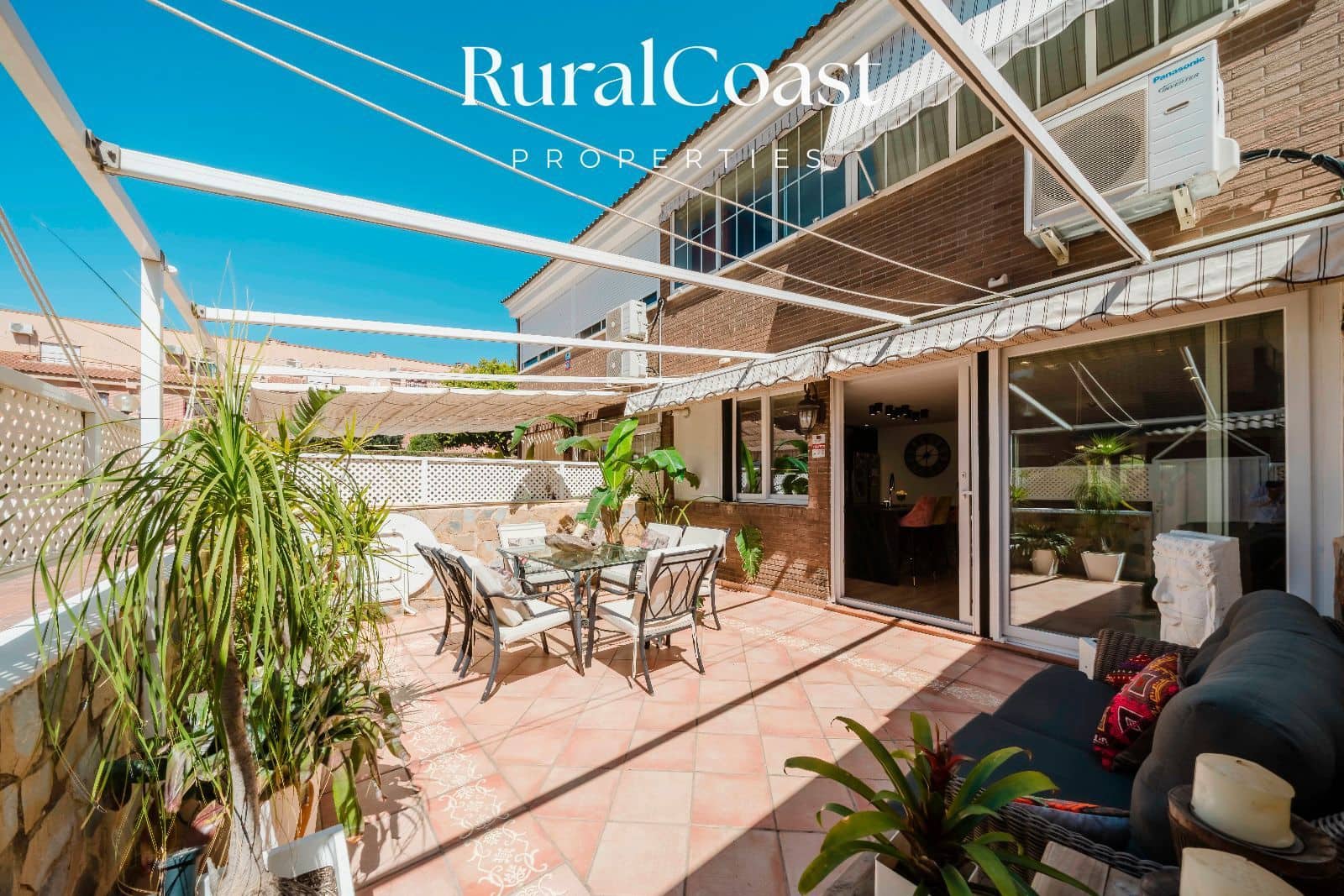 4 soverom Bungalow til salgs i Alicante by med svømmebasseng garasje - € 590 000 (Ref: 9221528)