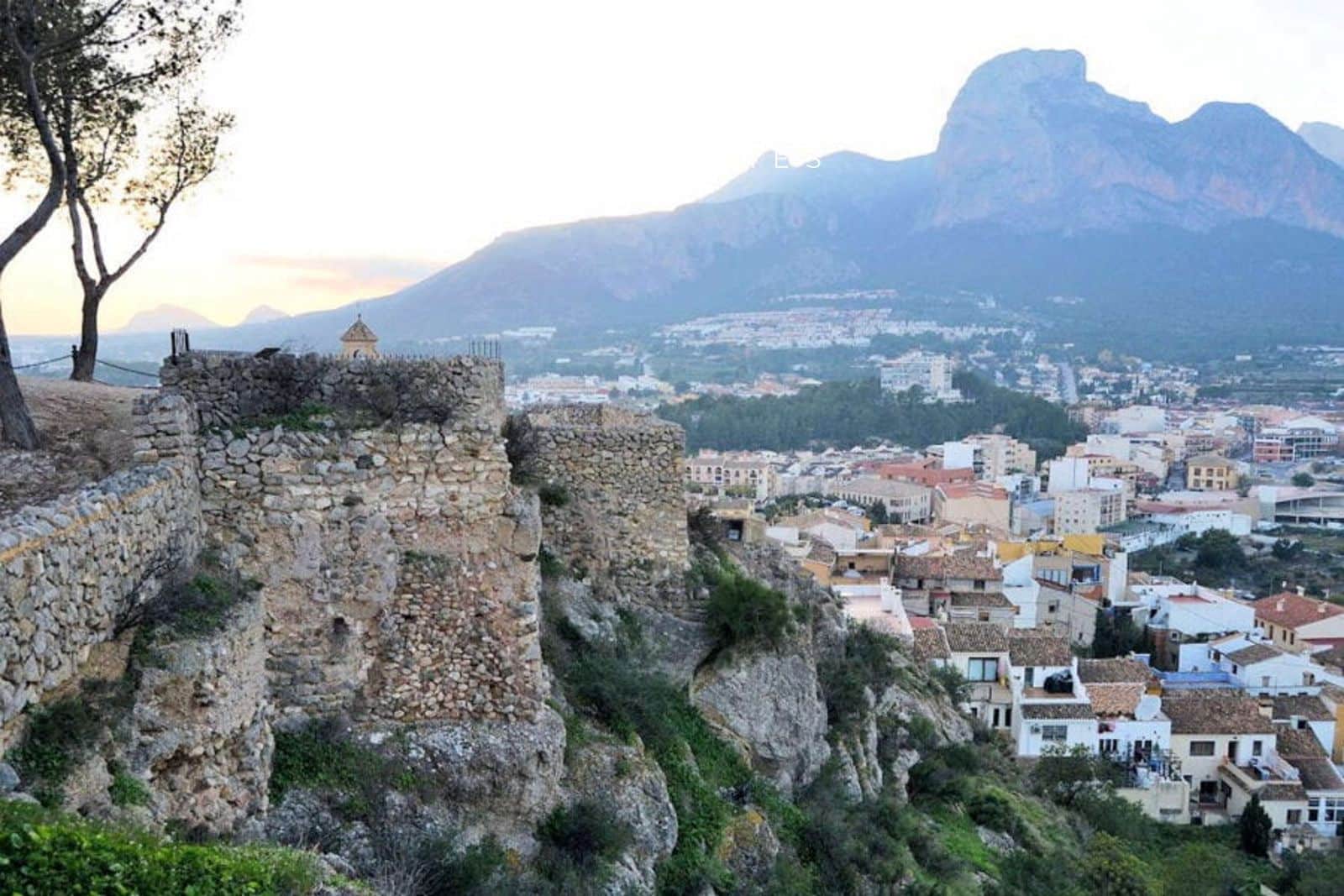 3 soveværelse Byhus til salg i Polop med swimmingpool garage - € 598.750 (Ref: 9262011)