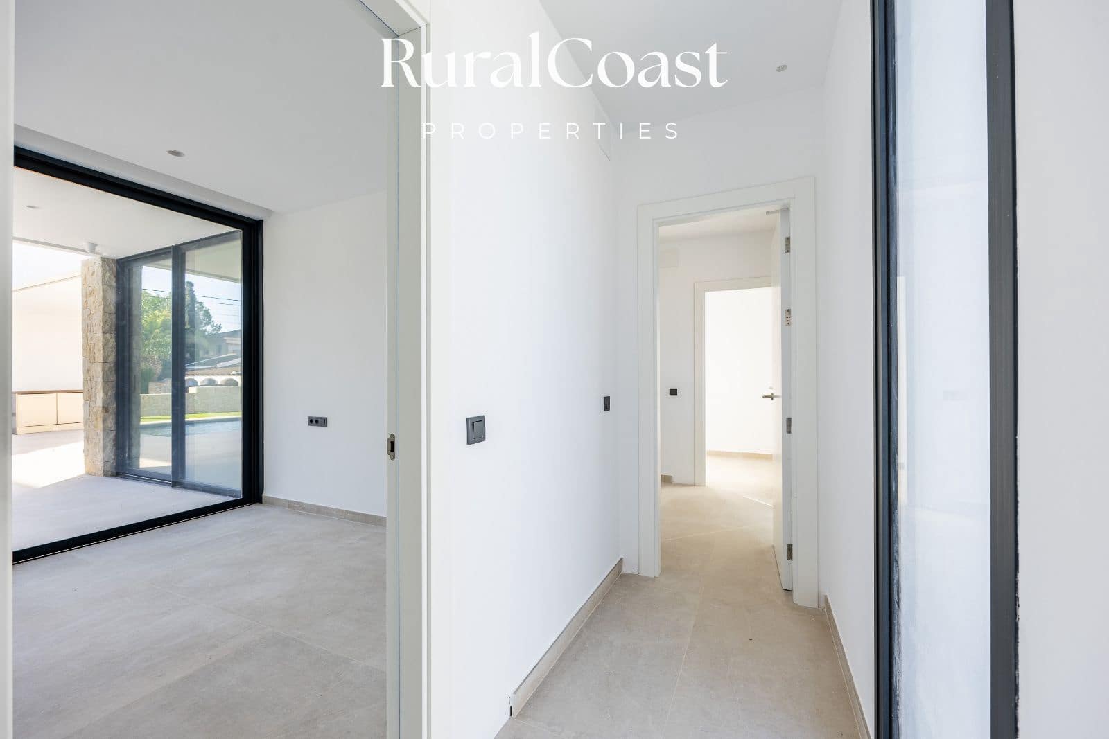 3 soveværelse Villa til salg i Bonalba med swimmingpool - € 850.000 (Ref: 9412776)