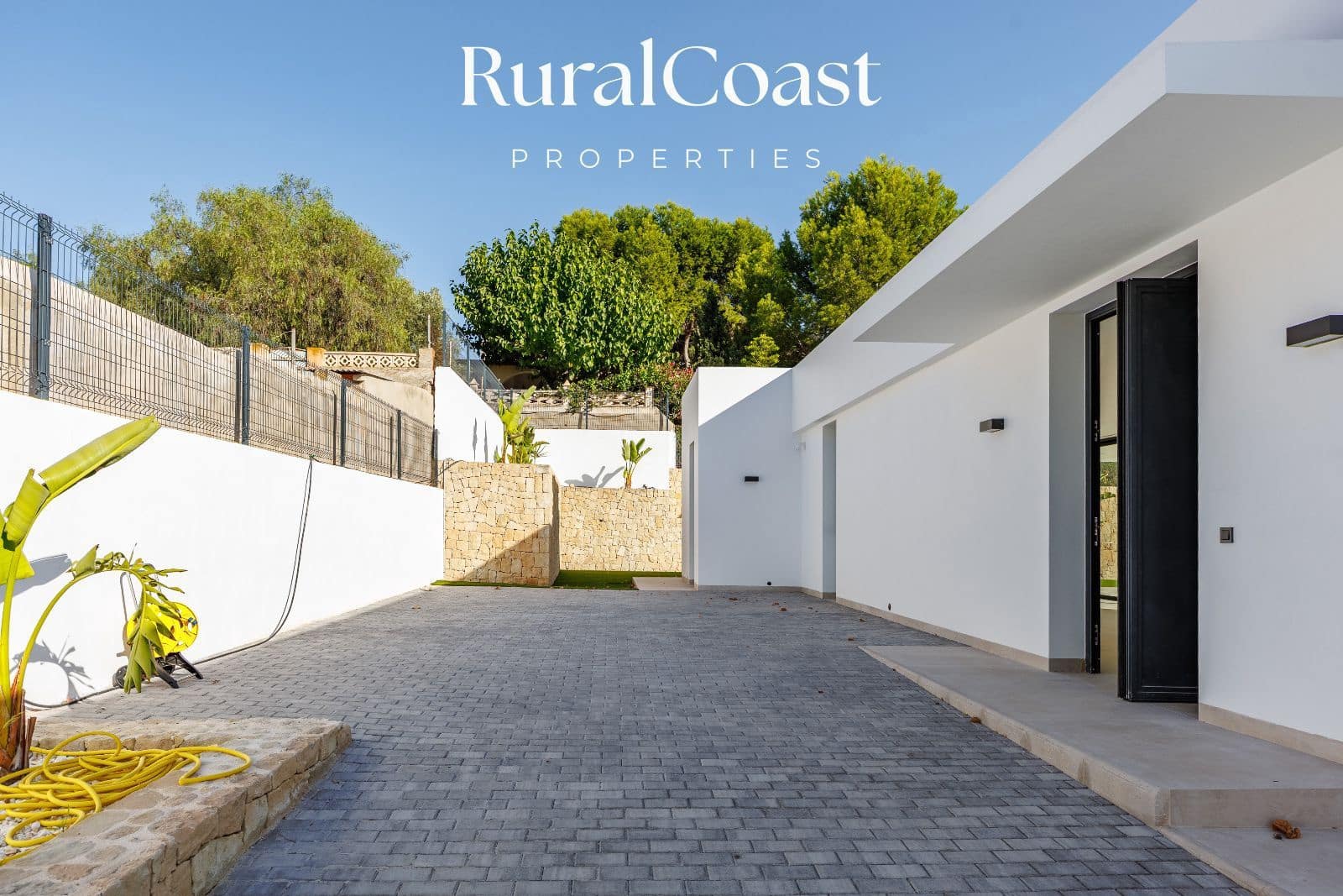 3 soveværelse Villa til salg i Bonalba med swimmingpool - € 850.000 (Ref: 9412776)