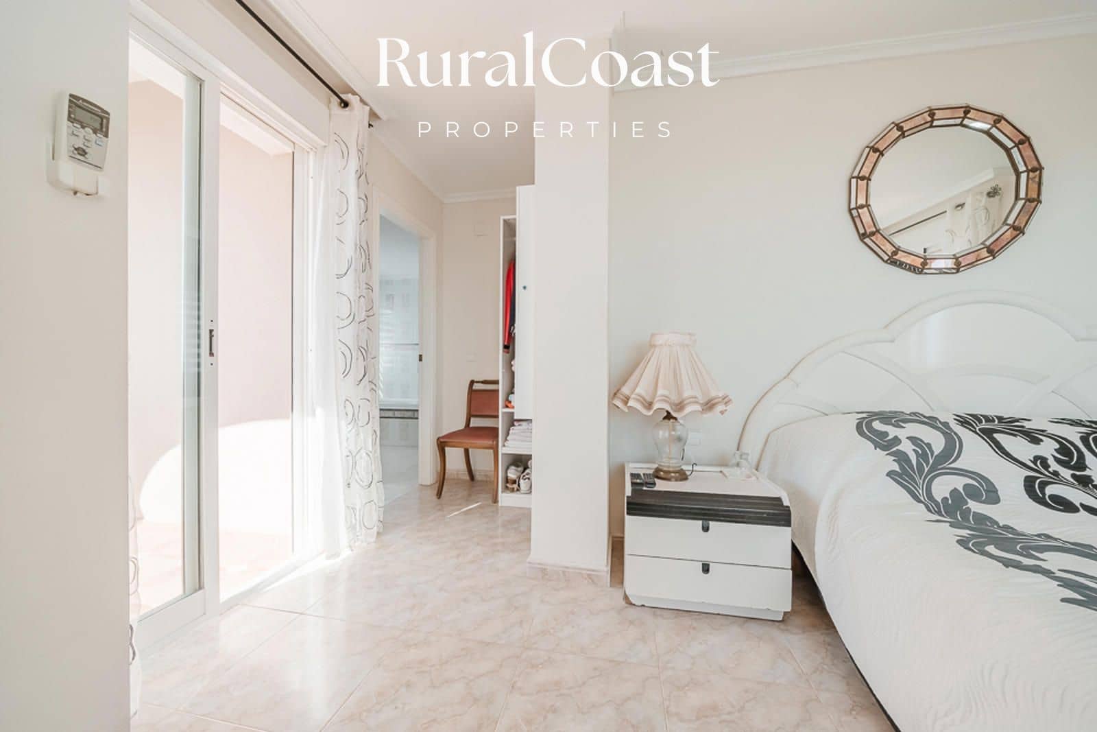 5 soveværelse Villa til salg i El Campello med swimmingpool garage - € 1.150.000 (Ref: 9414563)