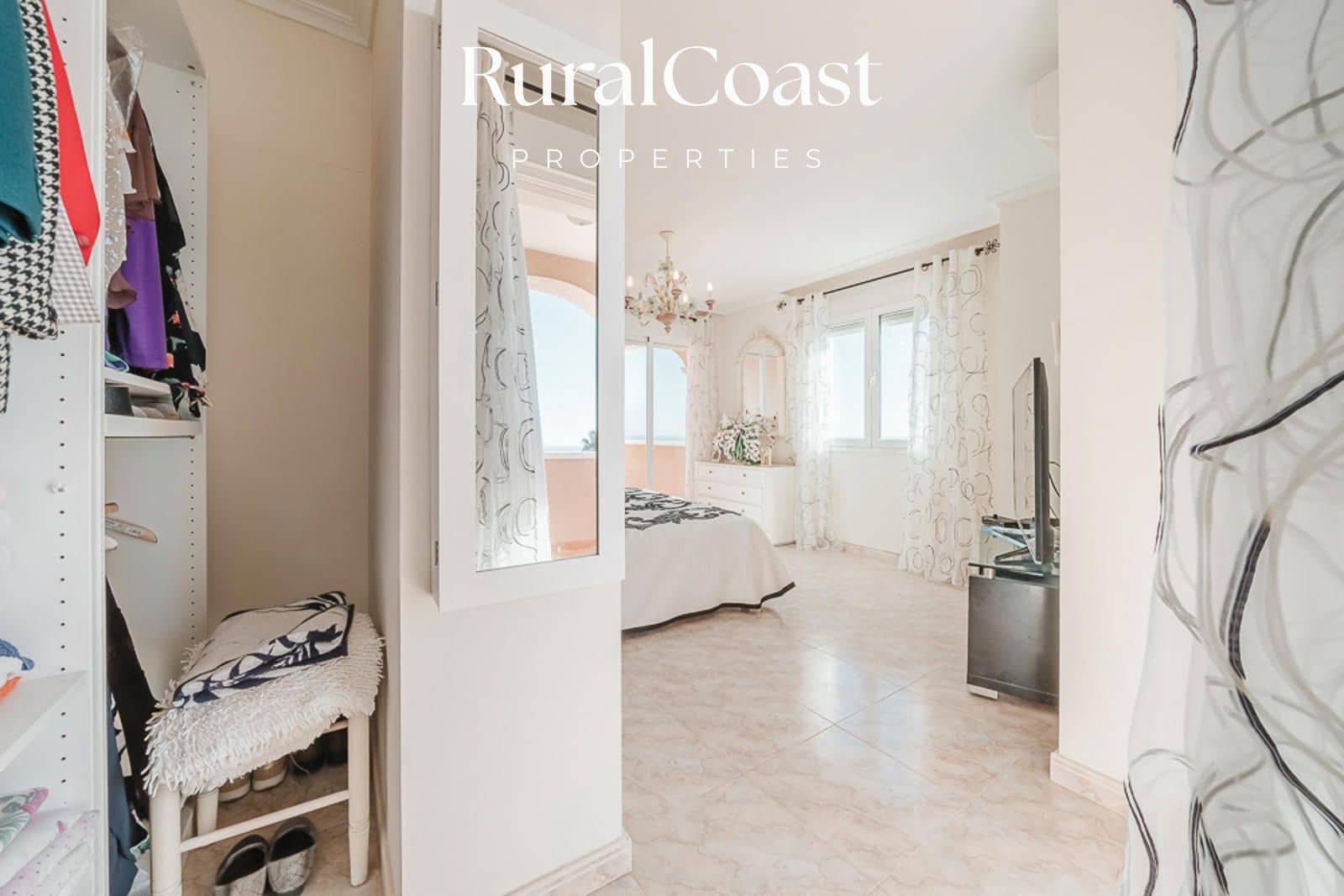 5 soveværelse Villa til salg i El Campello med swimmingpool garage - € 1.150.000 (Ref: 9414563)