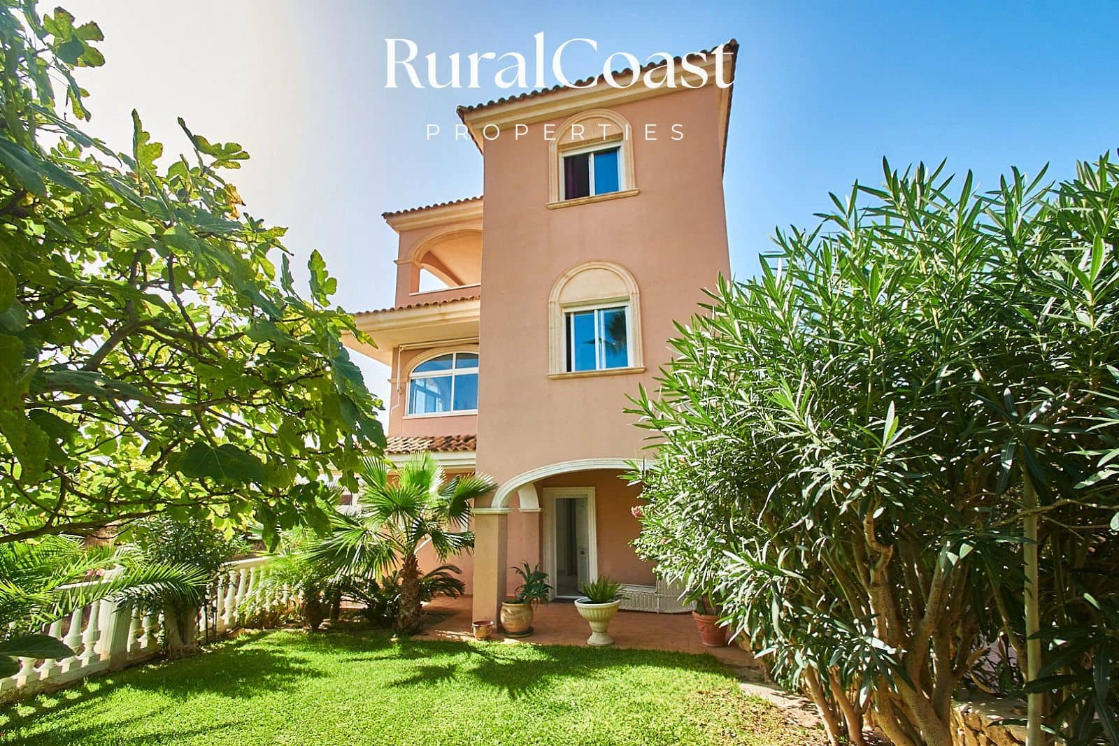 5 soveværelse Villa til salg i El Campello med swimmingpool garage - € 1.150.000 (Ref: 9414563)