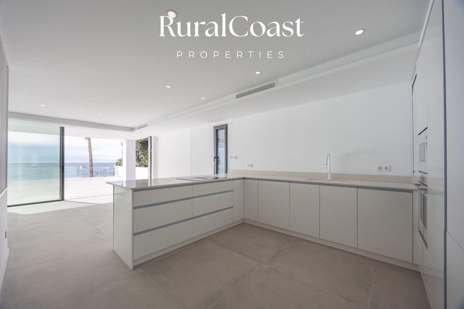 5 slaapkamer Villa te koop in Coveta Fuma met zwembad garage - € 2.700.000 (Ref: 9432669)