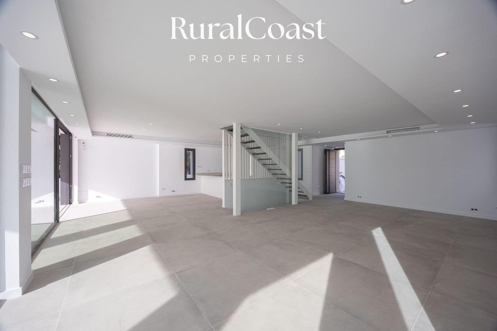 5 slaapkamer Villa te koop in Coveta Fuma met zwembad garage - € 2.700.000 (Ref: 9432669)