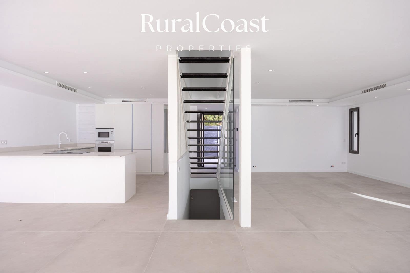 5 slaapkamer Villa te koop in Coveta Fuma met zwembad garage - € 2.700.000 (Ref: 9432669)