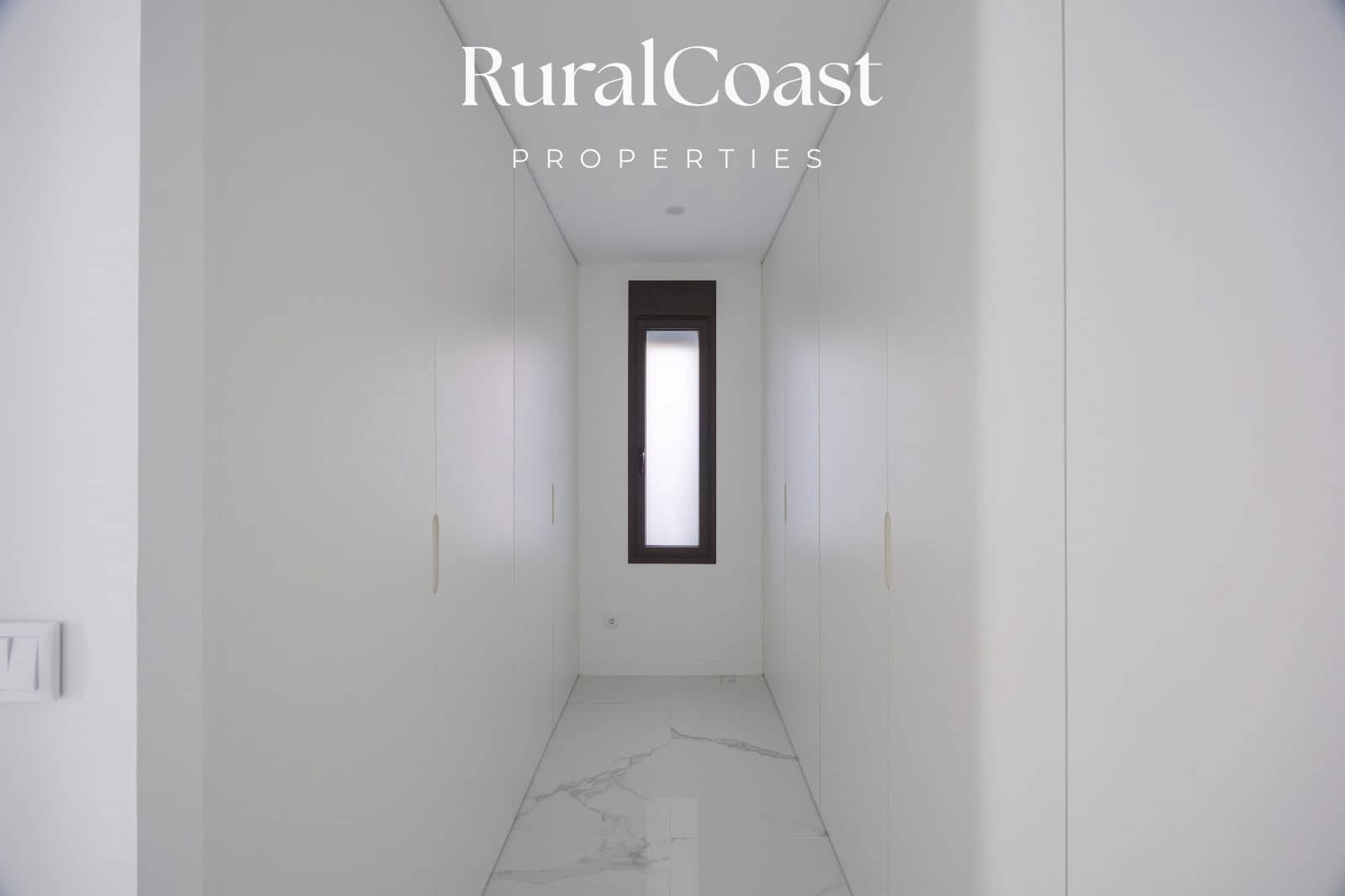 5 slaapkamer Villa te koop in Coveta Fuma met zwembad garage - € 2.700.000 (Ref: 9432669)