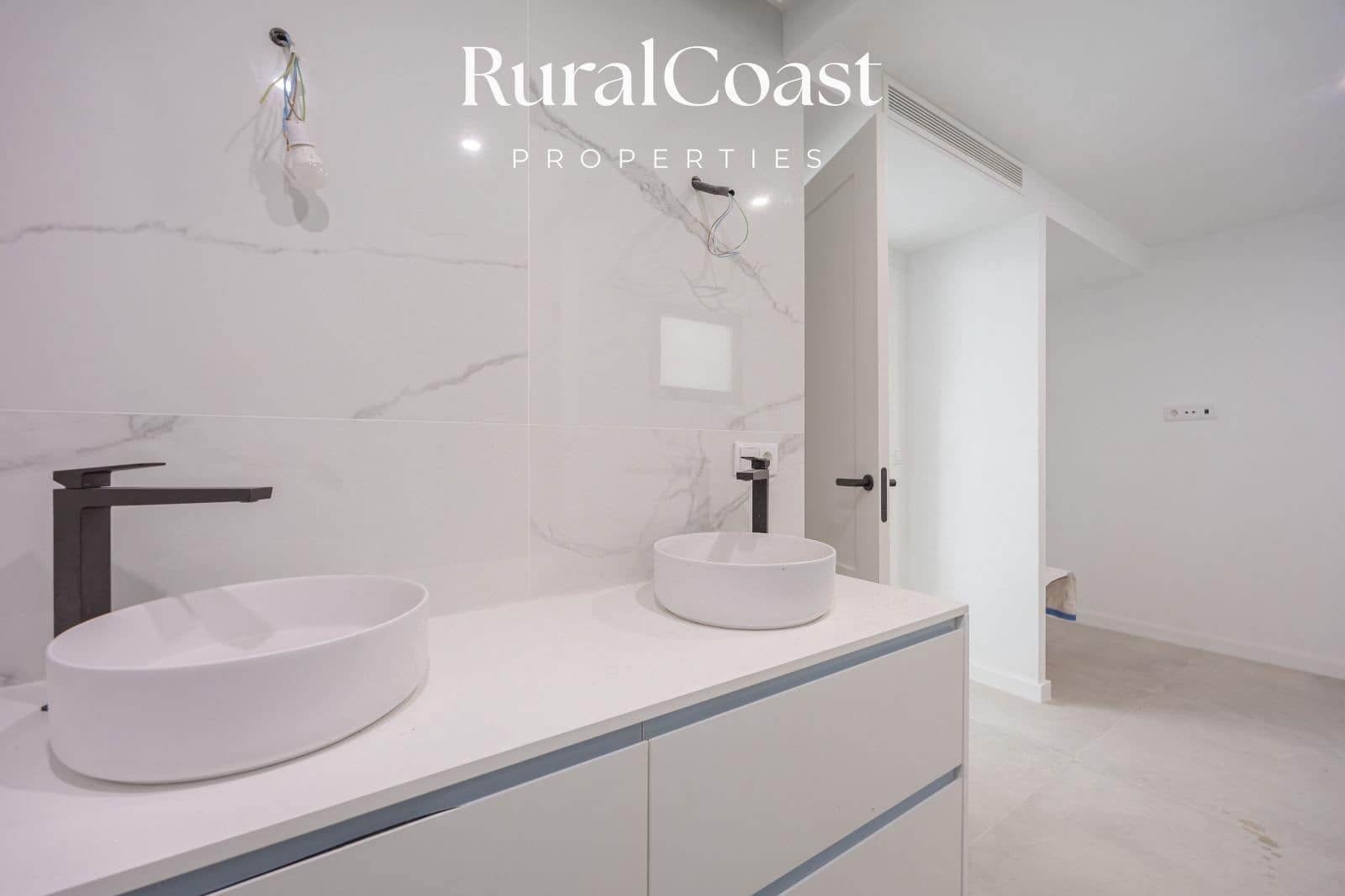 5 slaapkamer Villa te koop in Coveta Fuma met zwembad garage - € 2.700.000 (Ref: 9432669)