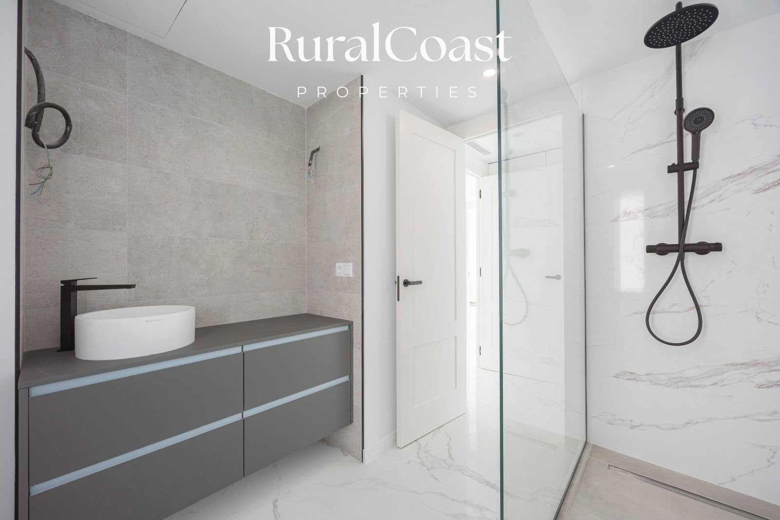 5 slaapkamer Villa te koop in Coveta Fuma met zwembad garage - € 2.700.000 (Ref: 9432669)