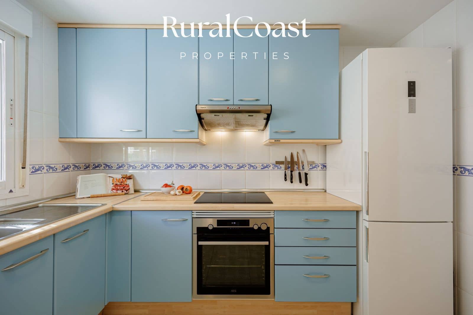 3 soveværelse Byhus til salg i El Campello med swimmingpool - € 320.000 (Ref: 9436535)