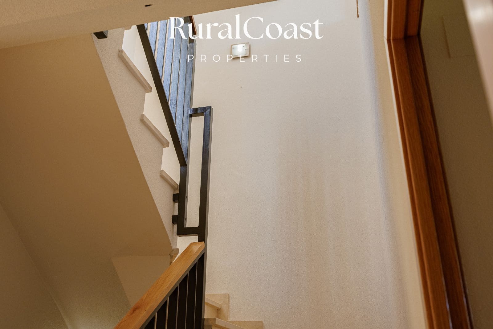 3 soveværelse Byhus til salg i El Campello med swimmingpool - € 320.000 (Ref: 9436535)