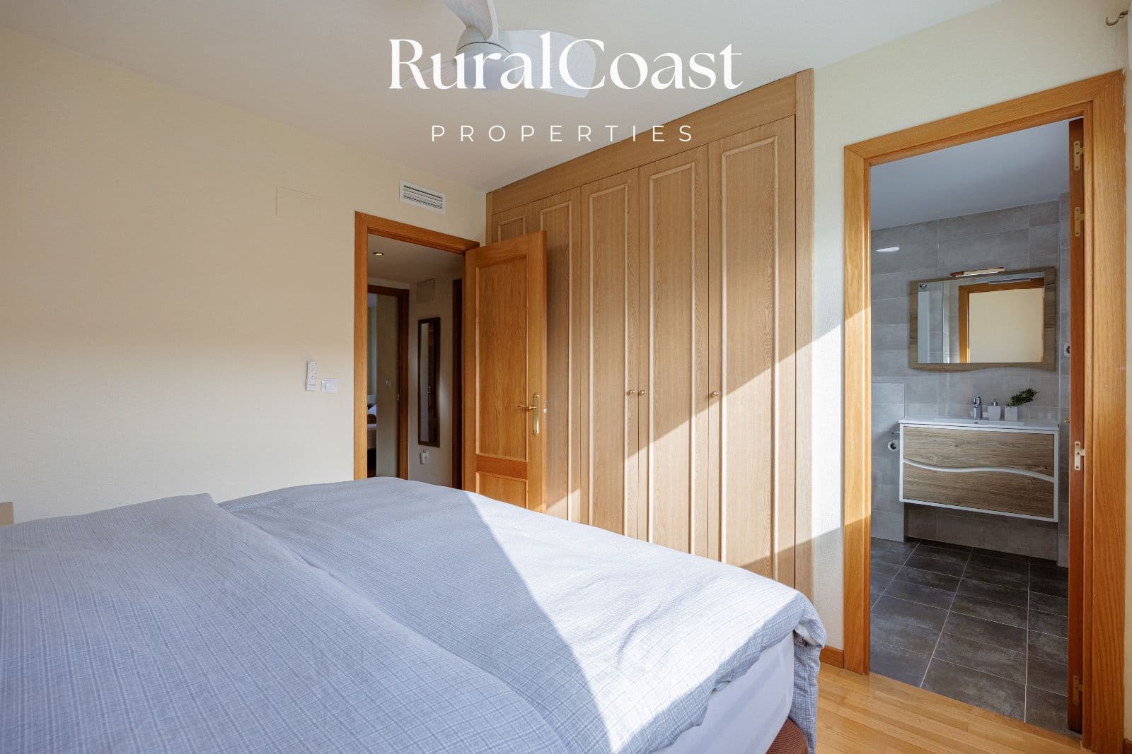 3 soveværelse Byhus til salg i El Campello med swimmingpool - € 320.000 (Ref: 9436535)