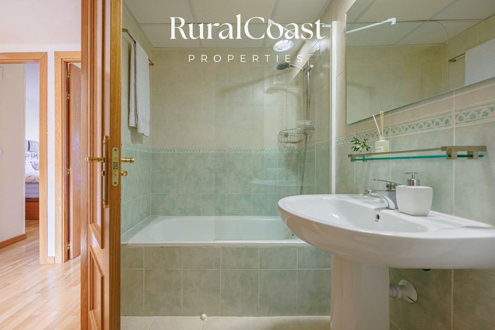 3 soveværelse Byhus til salg i El Campello med swimmingpool - € 320.000 (Ref: 9436535)