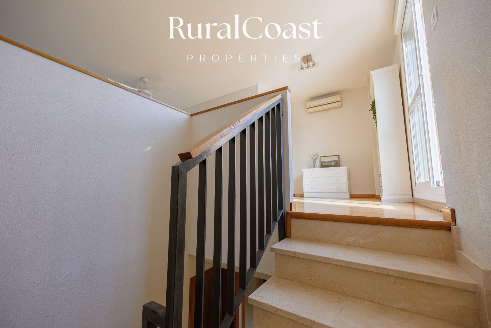 3 soveværelse Byhus til salg i El Campello med swimmingpool - € 320.000 (Ref: 9436535)