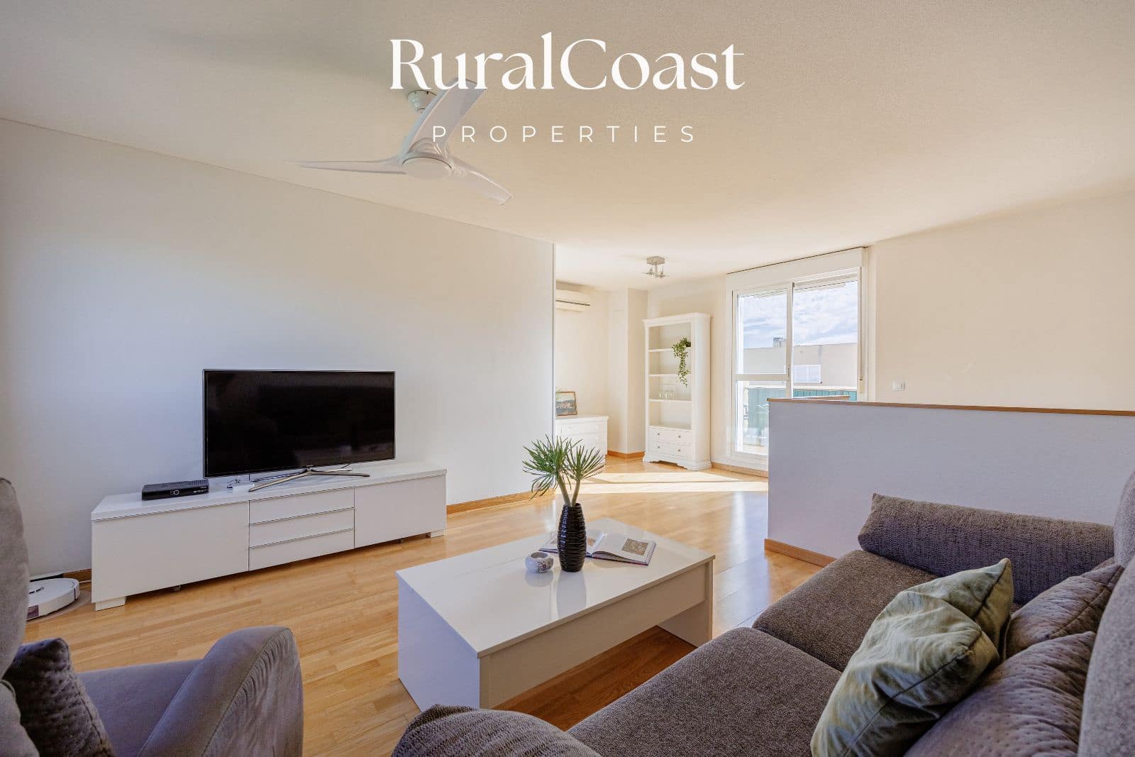 3 soveværelse Byhus til salg i El Campello med swimmingpool - € 320.000 (Ref: 9436535)