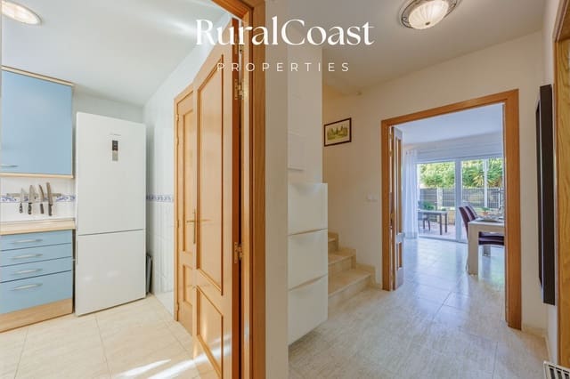 3 bedroom Townhouse for sale in El Campello with pool - € 320,000 (Ref: 9436535)