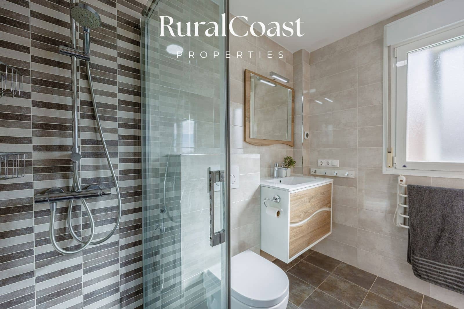 3 soveværelse Byhus til salg i El Campello med swimmingpool - € 320.000 (Ref: 9436535)