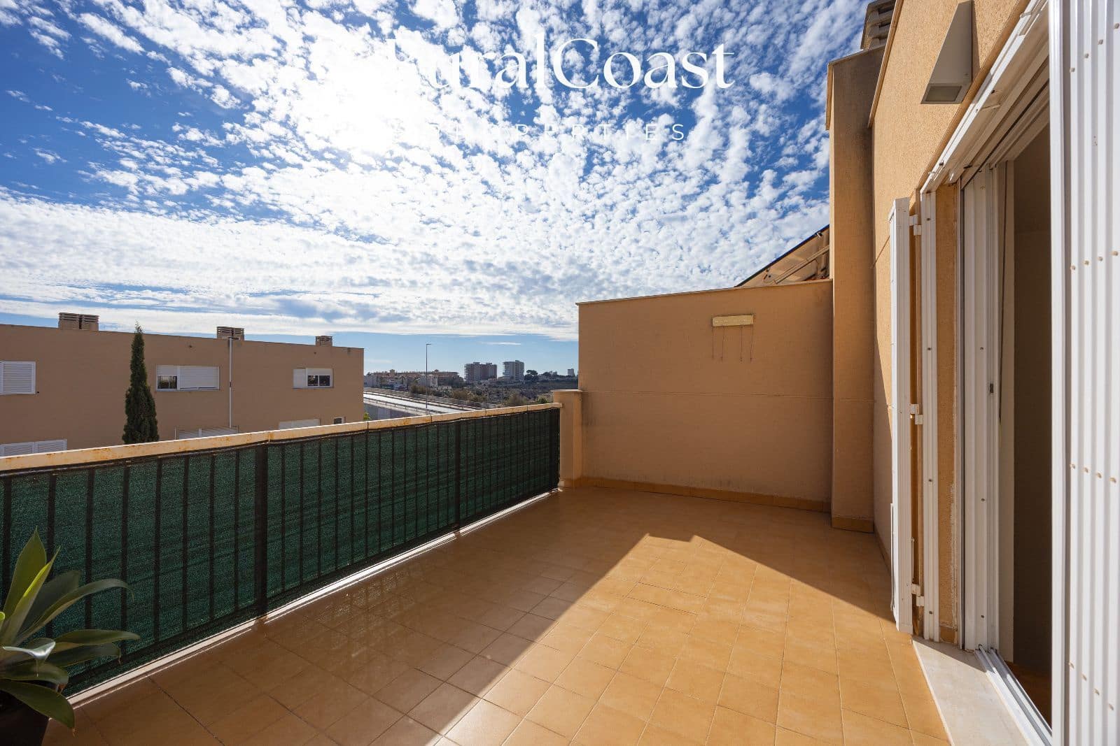 3 soveværelse Byhus til salg i El Campello med swimmingpool - € 320.000 (Ref: 9436535)