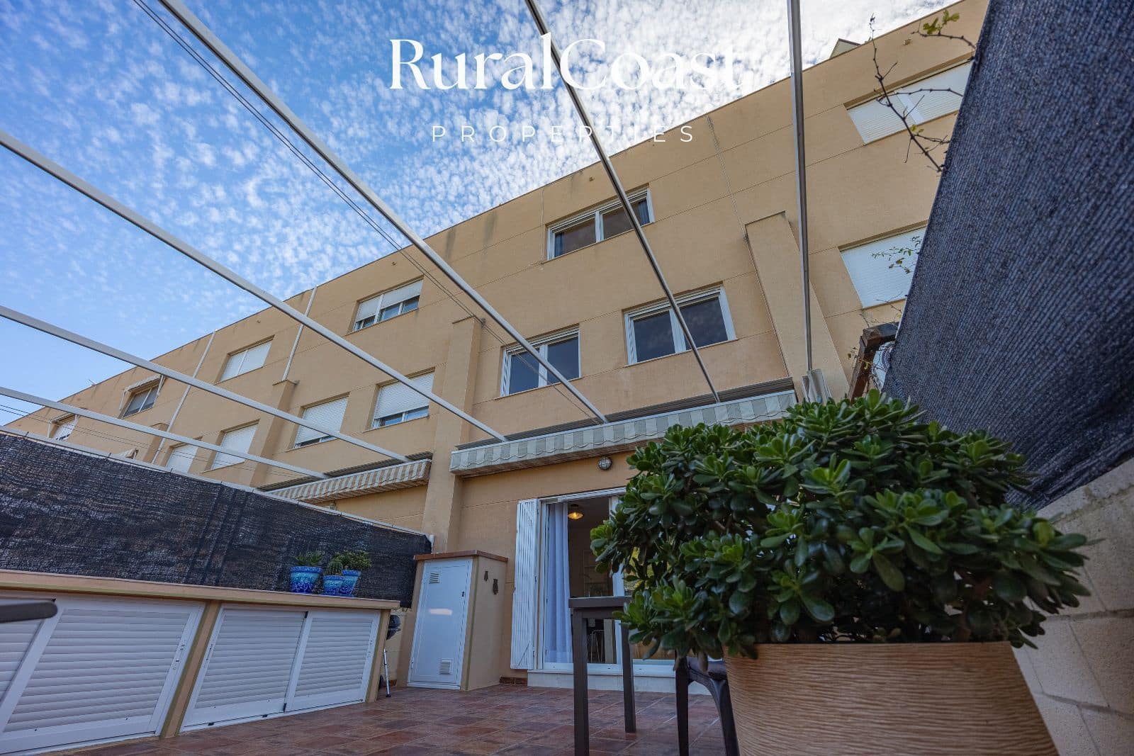 3 soveværelse Byhus til salg i El Campello med swimmingpool - € 320.000 (Ref: 9436535)