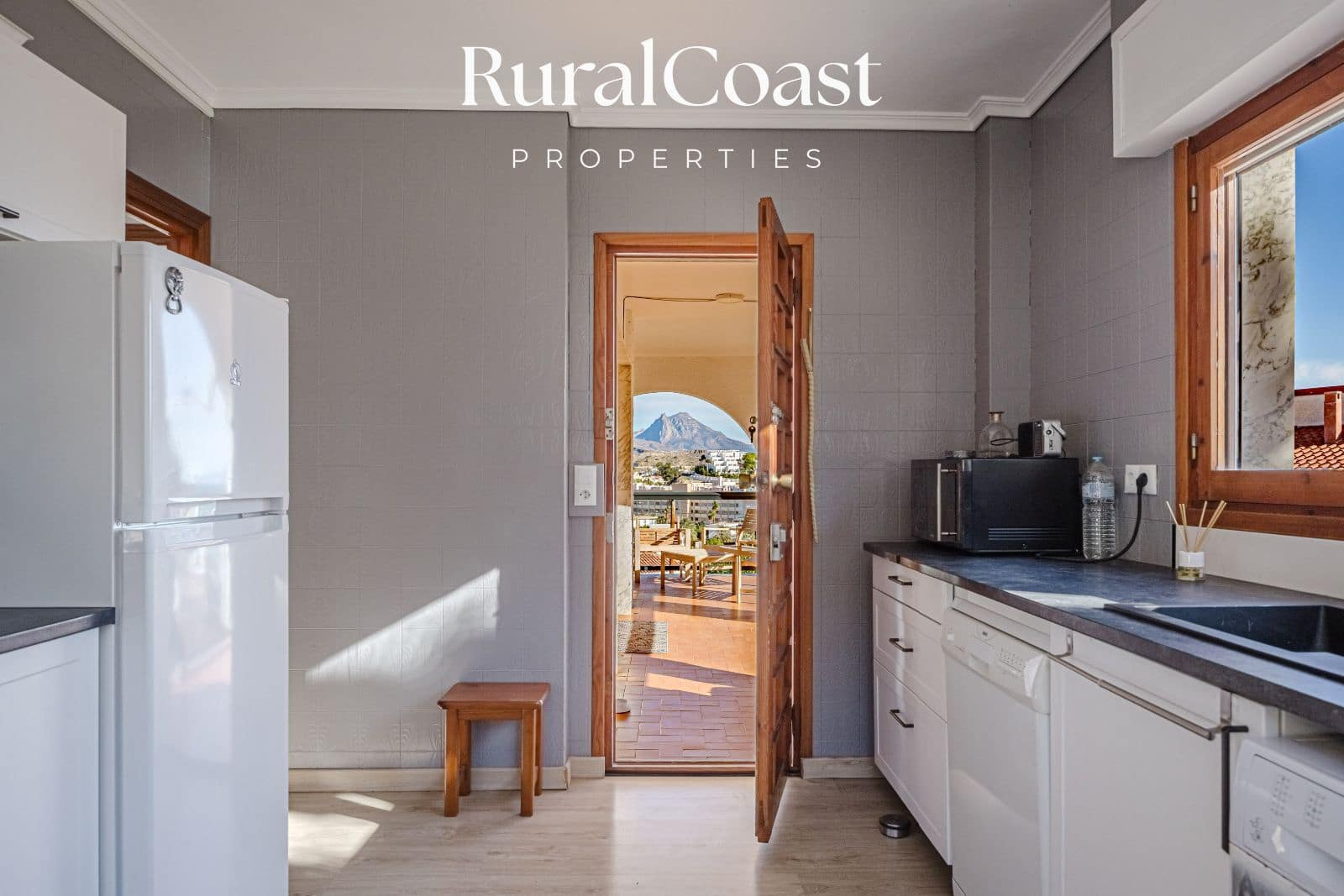 Chalet de 5 habitaciones en Venta Lanuza en venta con garaje - 649.000 € (Ref: 9485475)