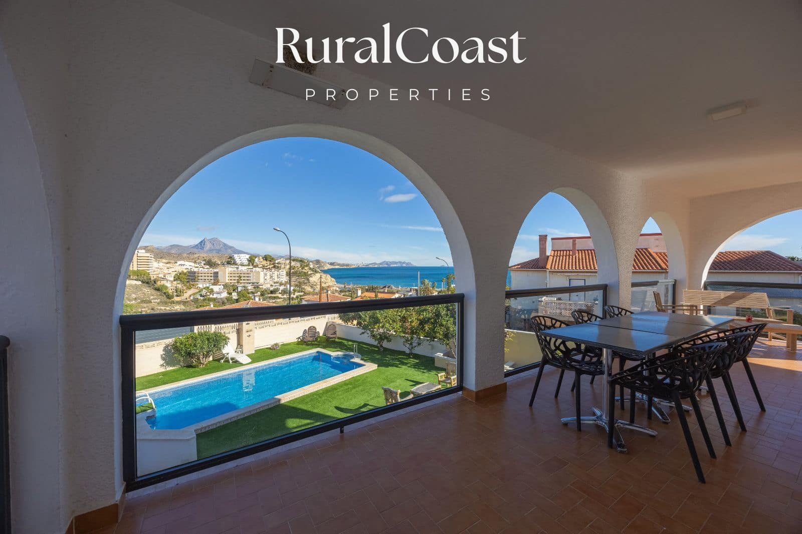 Chalet de 5 habitaciones en Venta Lanuza en venta con garaje - 649.000 € (Ref: 9485475)