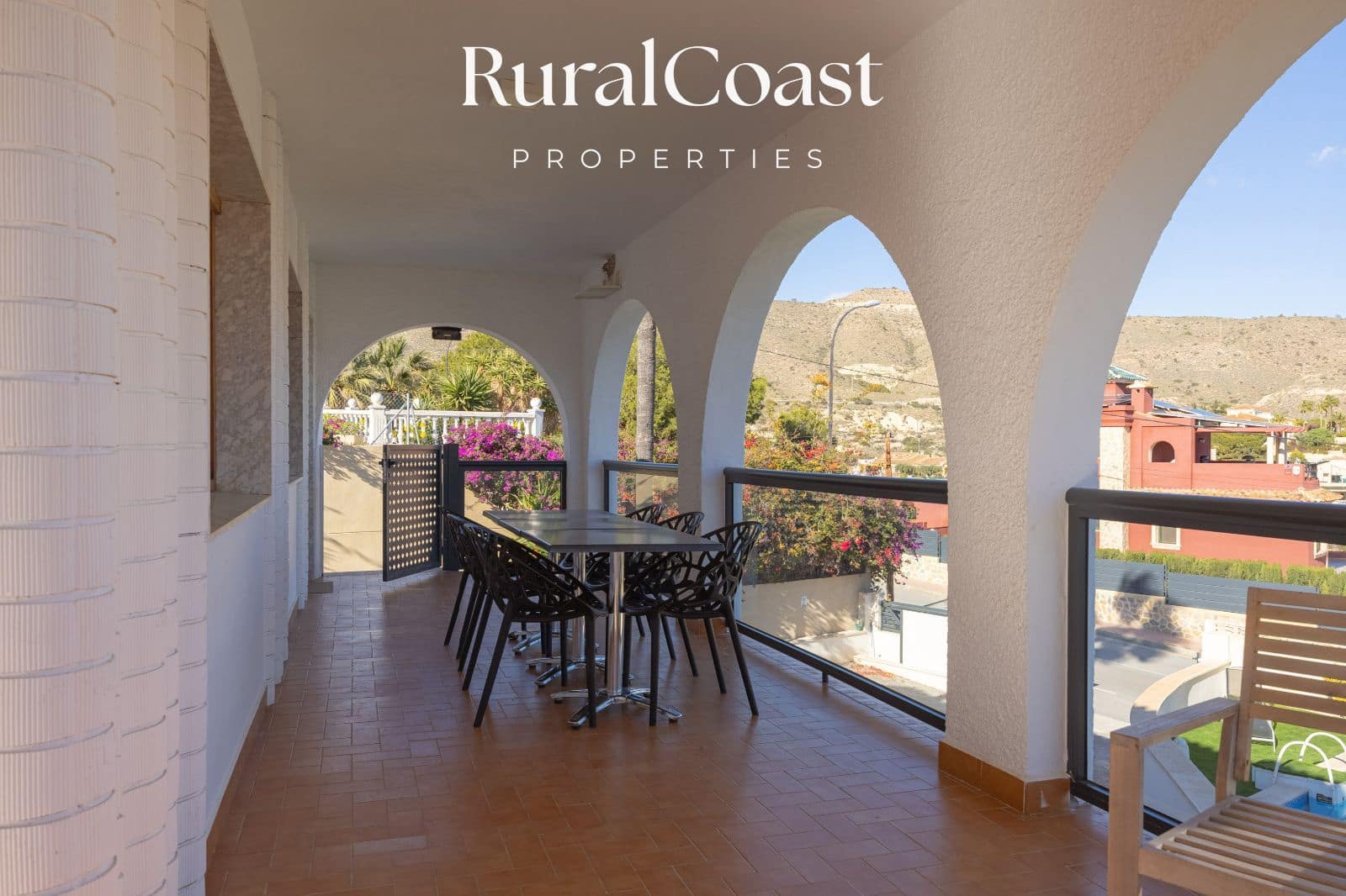 Chalet de 5 habitaciones en Venta Lanuza en venta con garaje - 649.000 € (Ref: 9485475)