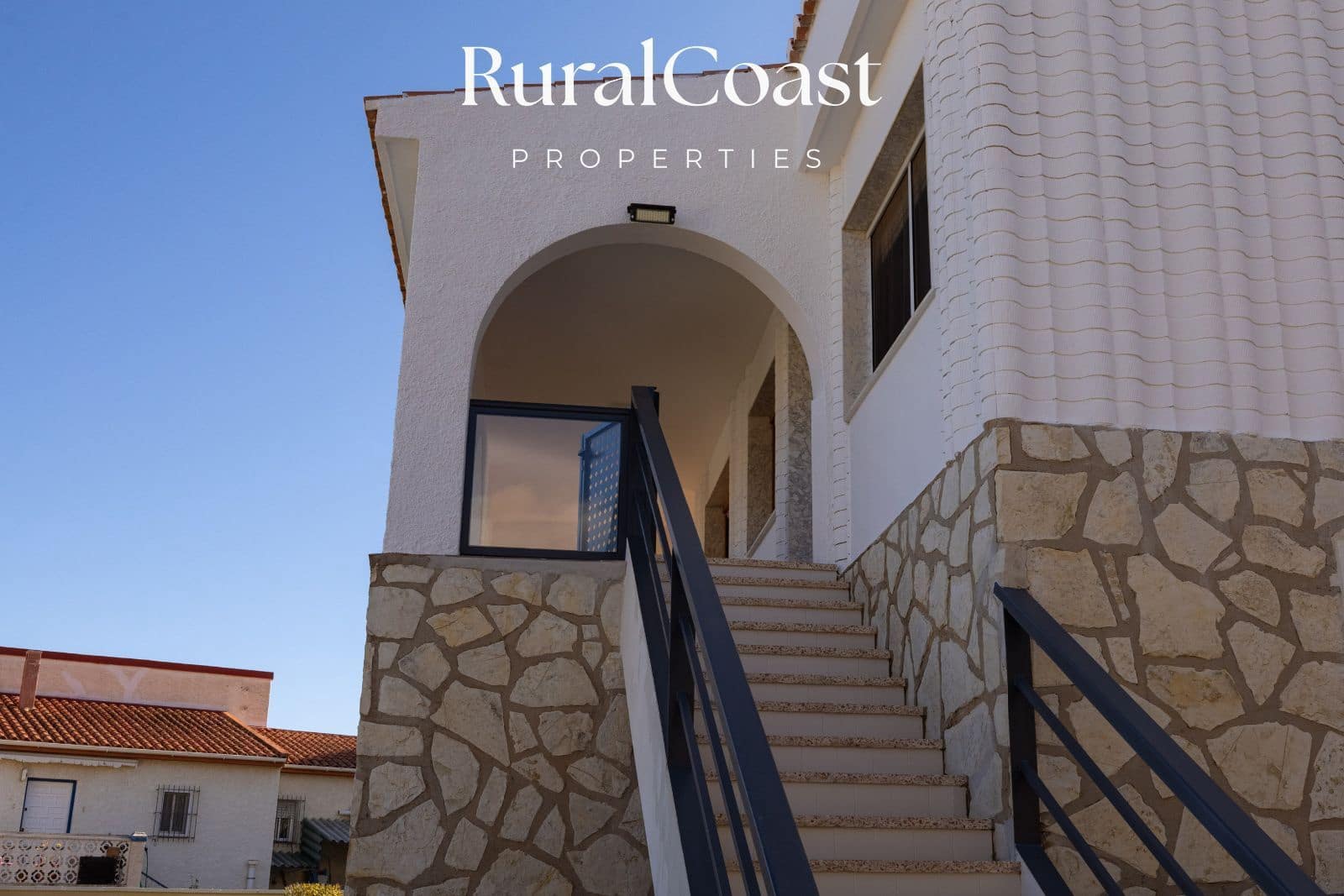 Chalet de 5 habitaciones en Venta Lanuza en venta con garaje - 649.000 € (Ref: 9485475)