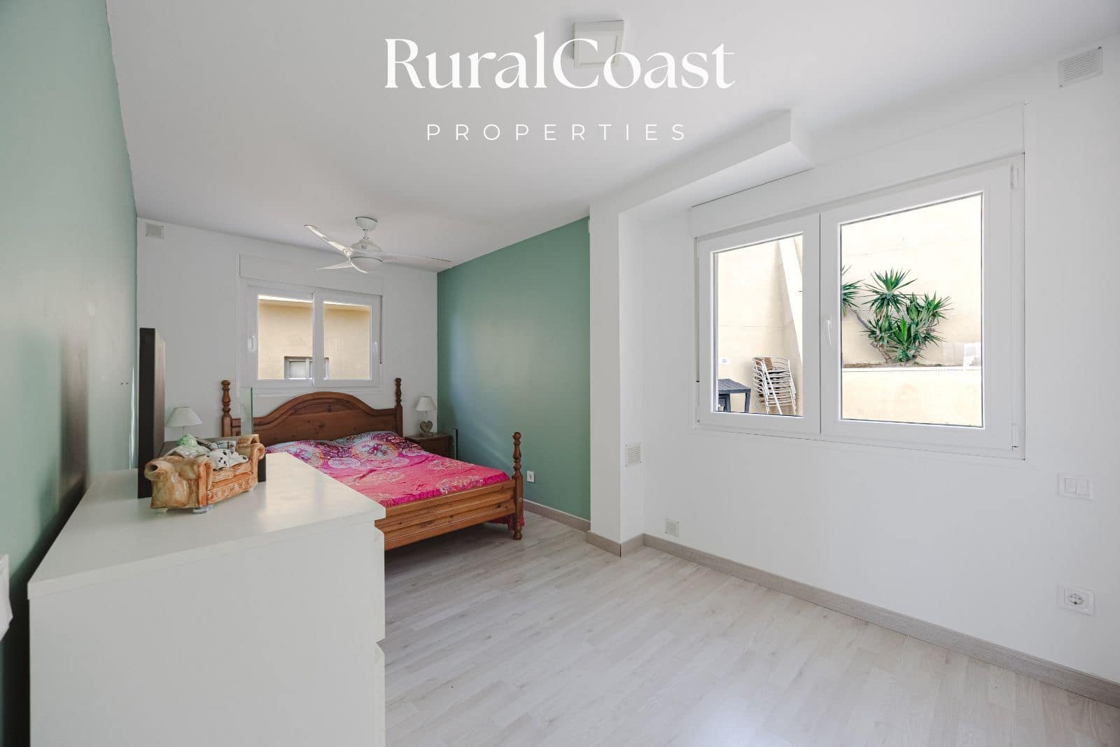 Chalet de 5 habitaciones en Venta Lanuza en venta con garaje - 649.000 € (Ref: 9485475)