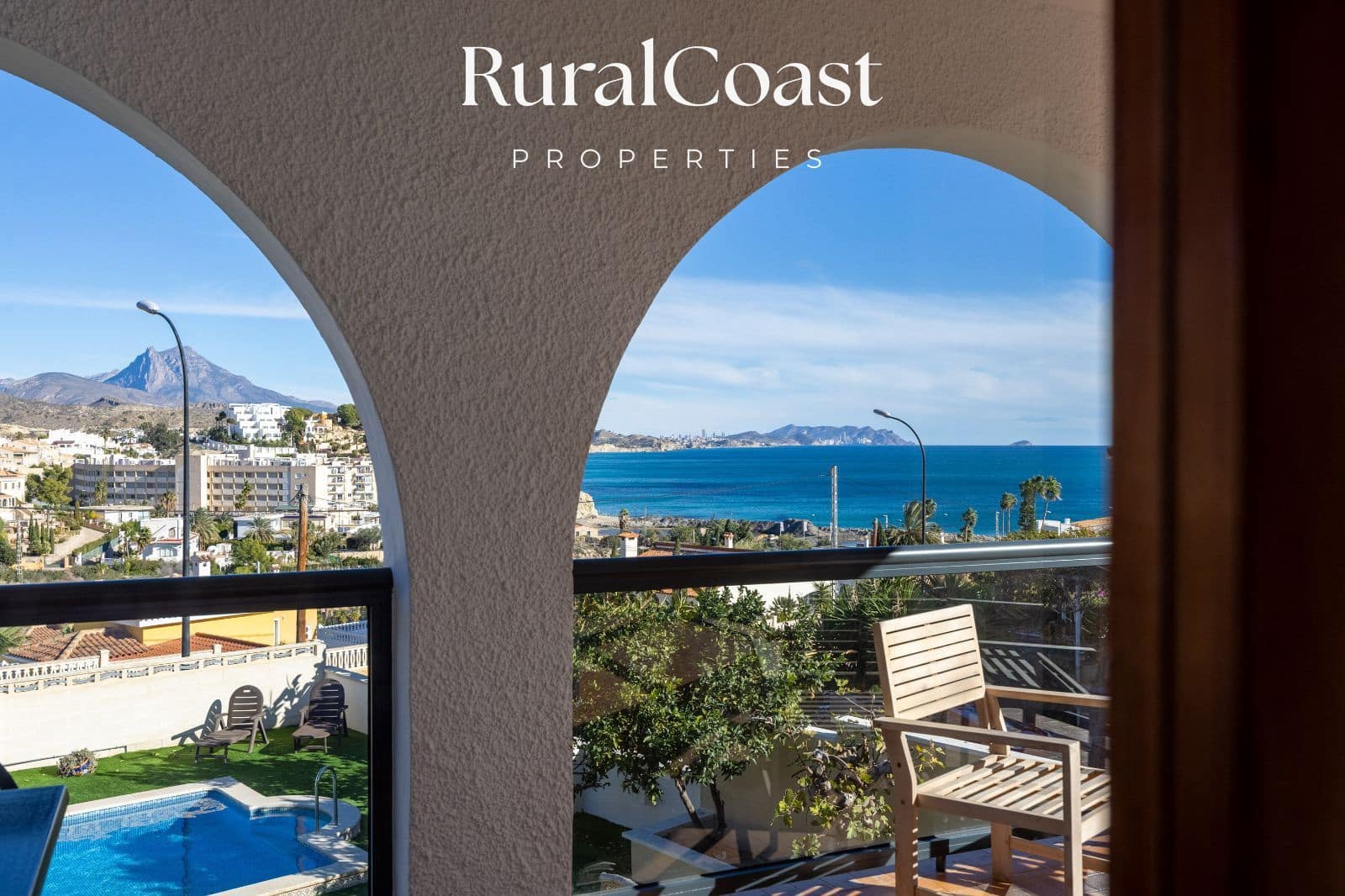 Chalet de 5 habitaciones en Venta Lanuza en venta con garaje - 649.000 € (Ref: 9485475)