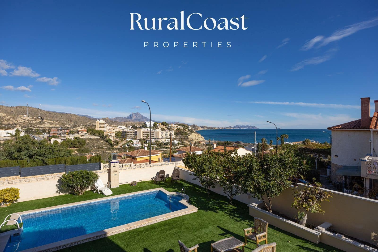 Chalet de 5 habitaciones en Venta Lanuza en venta con garaje - 649.000 € (Ref: 9485475)