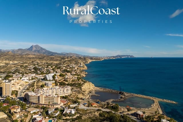 Chalet de 5 habitaciones en Venta Lanuza, El Campello en venta con garaje - 649.000 € (Ref: 9485475)