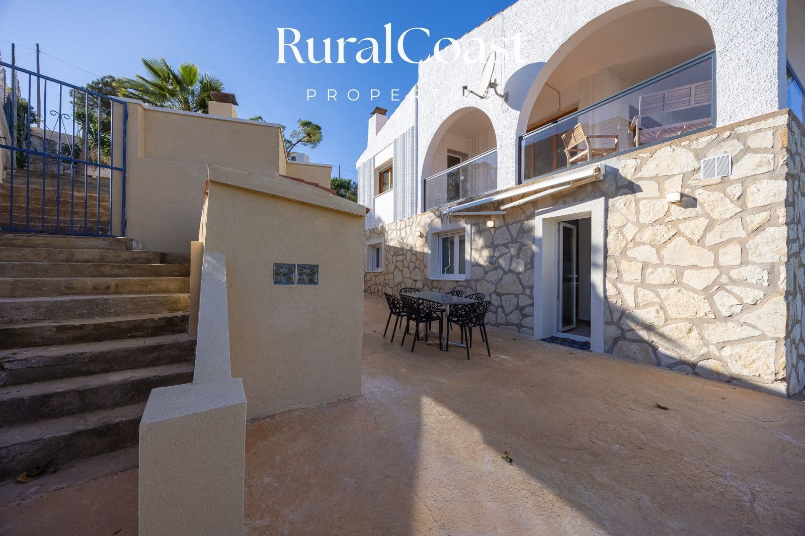 Chalet de 5 habitaciones en Venta Lanuza en venta con garaje - 649.000 € (Ref: 9485475)