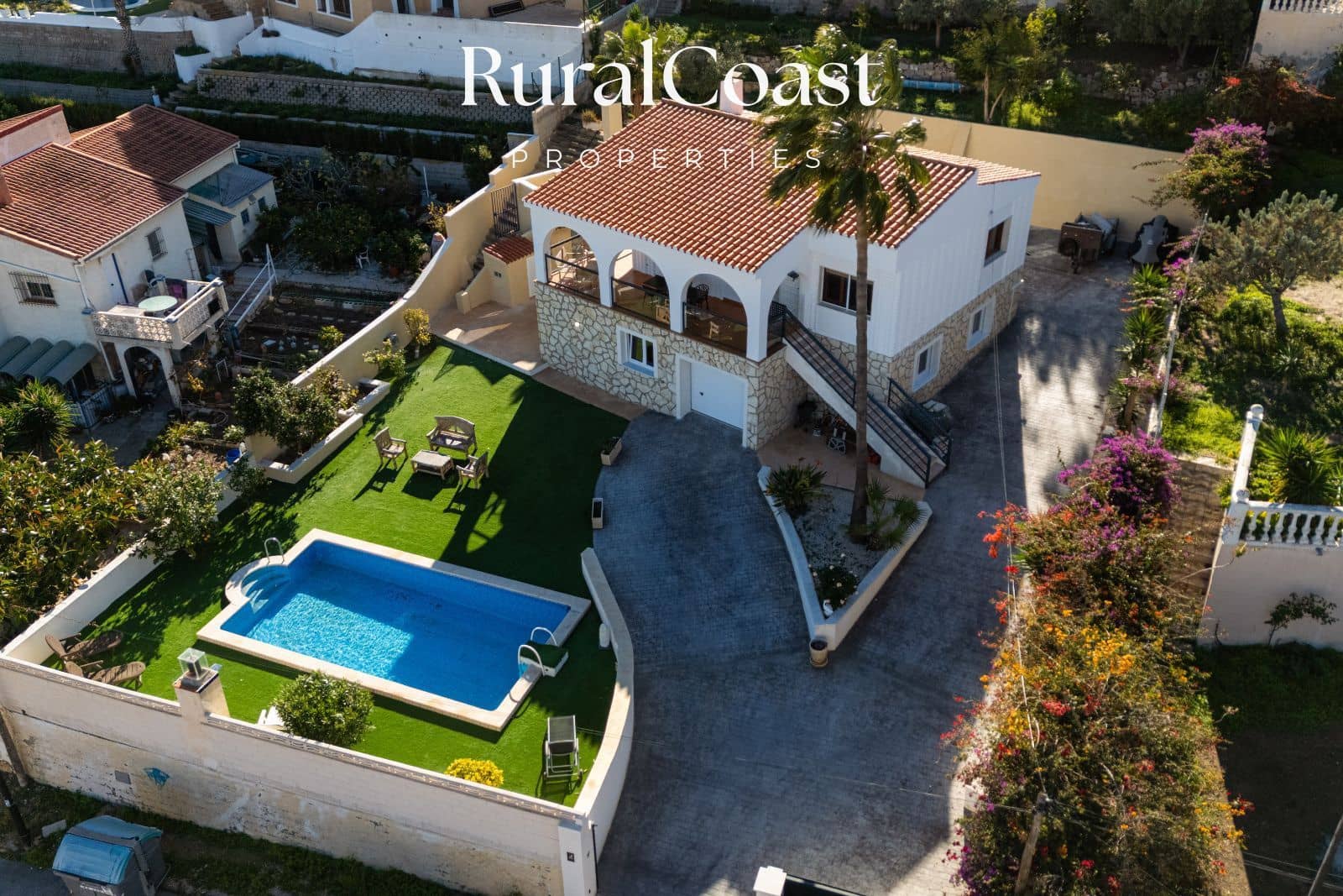 Chalet de 5 habitaciones en Venta Lanuza en venta con garaje - 649.000 € (Ref: 9485475)