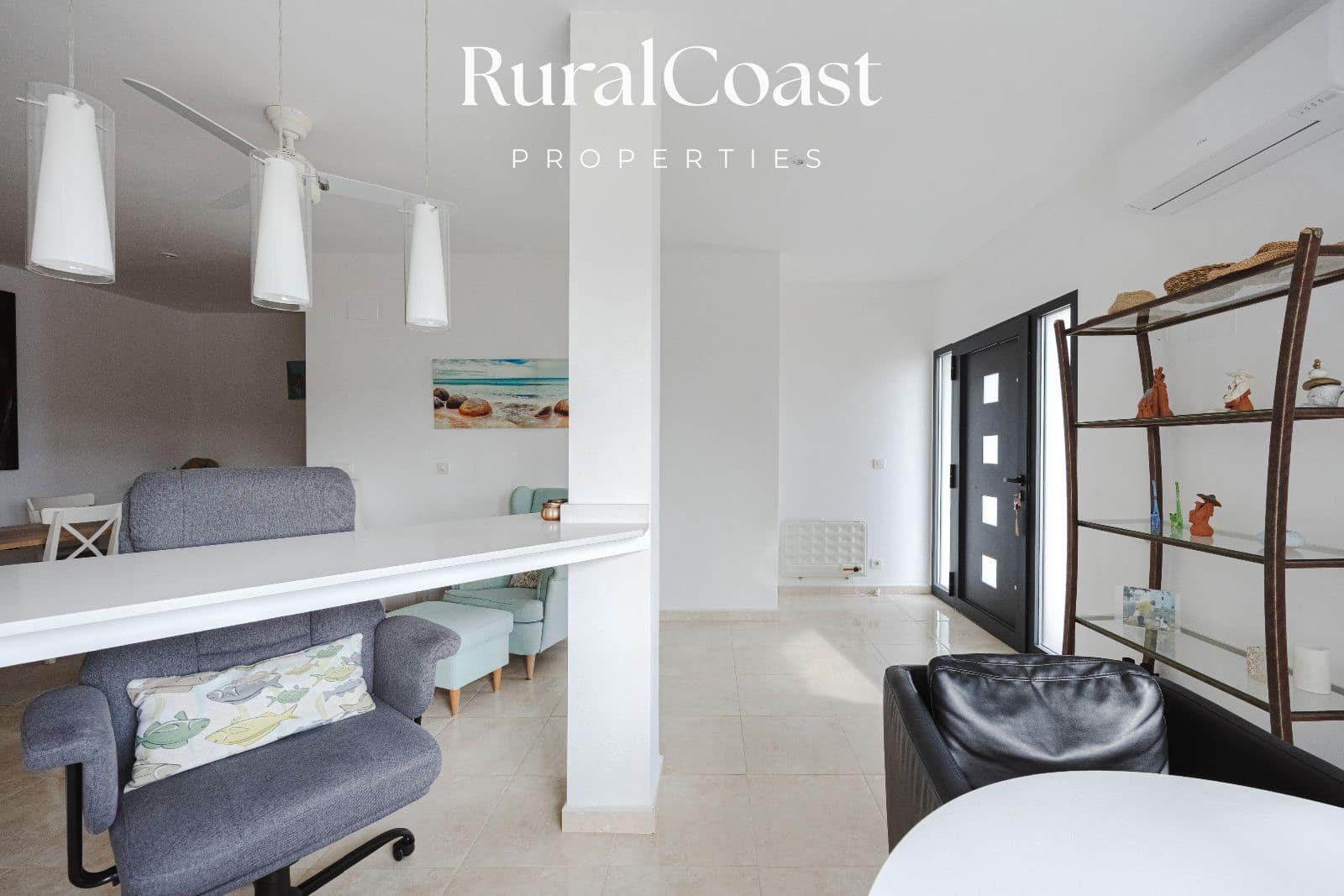 5 bedroom Villa for sale in Busot with pool garage - € 695,000 (Ref: 9496393)