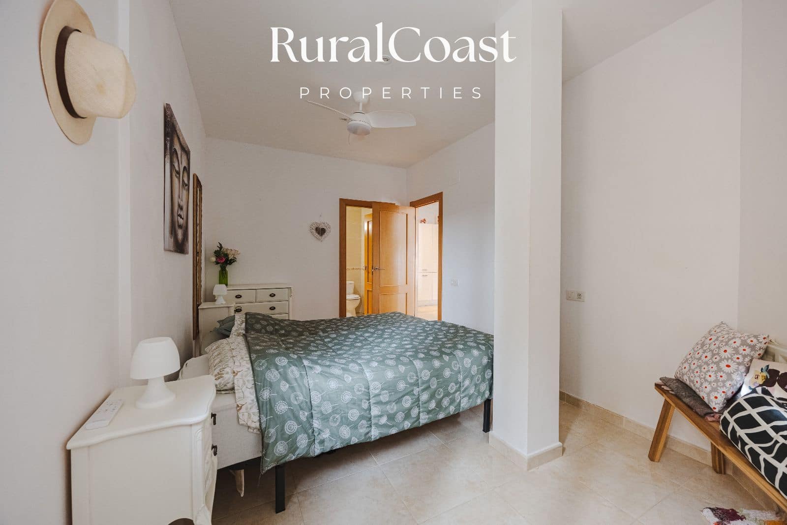 5 bedroom Villa for sale in Busot with pool garage - € 695,000 (Ref: 9496393)