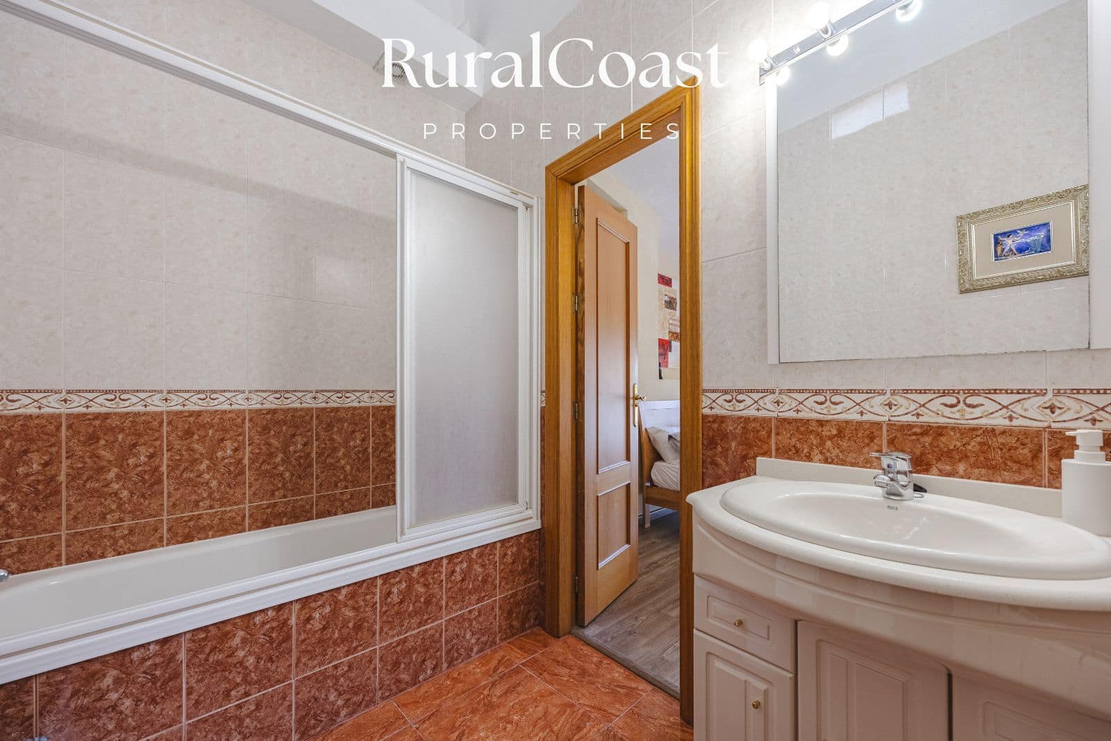 4 bedroom Villa for sale in Busot - € 259,000 (Ref: 9516607)