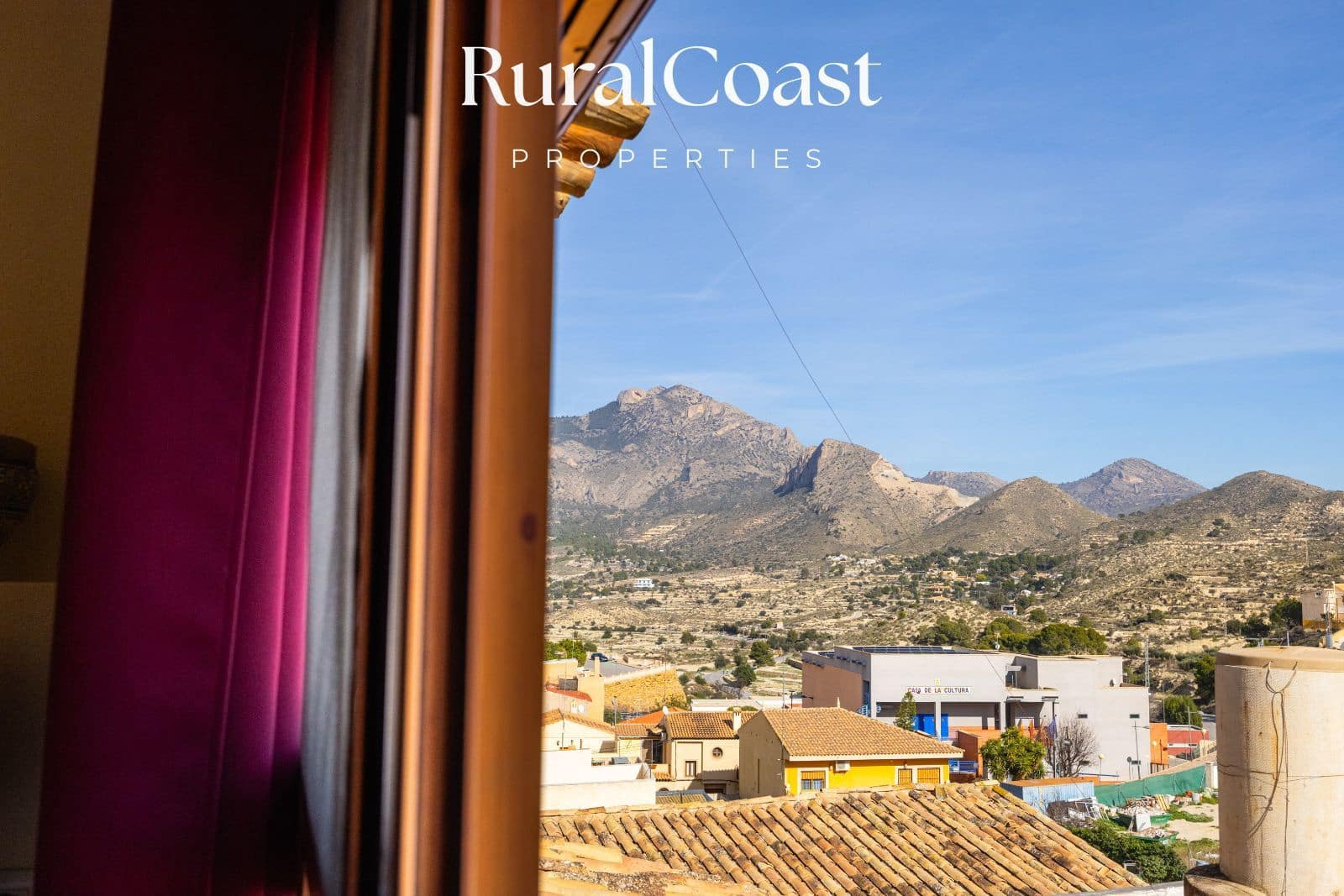 4 bedroom Villa for sale in Busot - € 259,000 (Ref: 9516607)