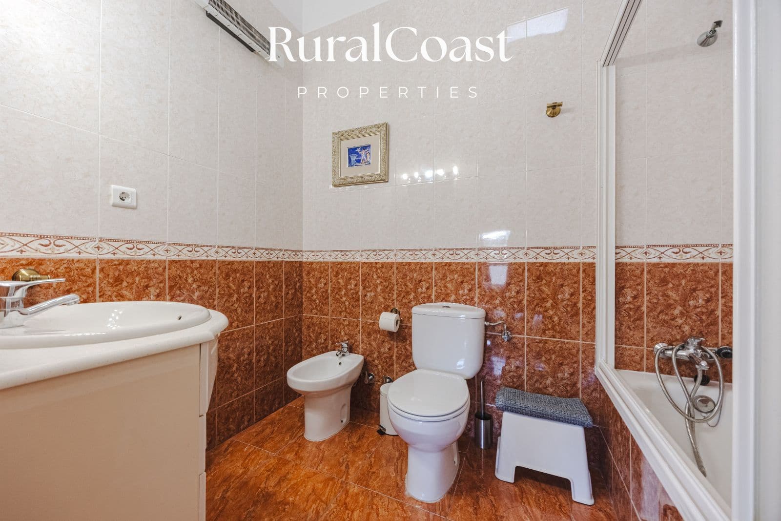 4 bedroom Villa for sale in Busot - € 259,000 (Ref: 9516607)