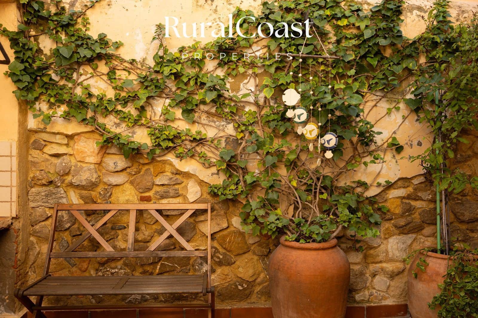 4 bedroom Villa for sale in Busot - € 259,000 (Ref: 9516607)