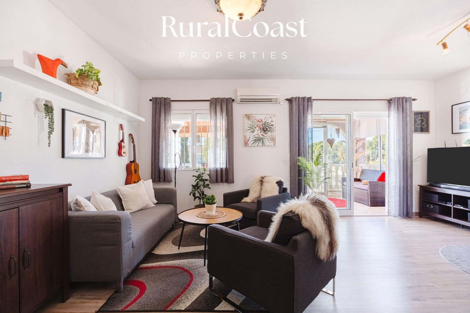 4 bedroom Villa for sale in Busot with pool garage - € 425,000 (Ref: 9560669)