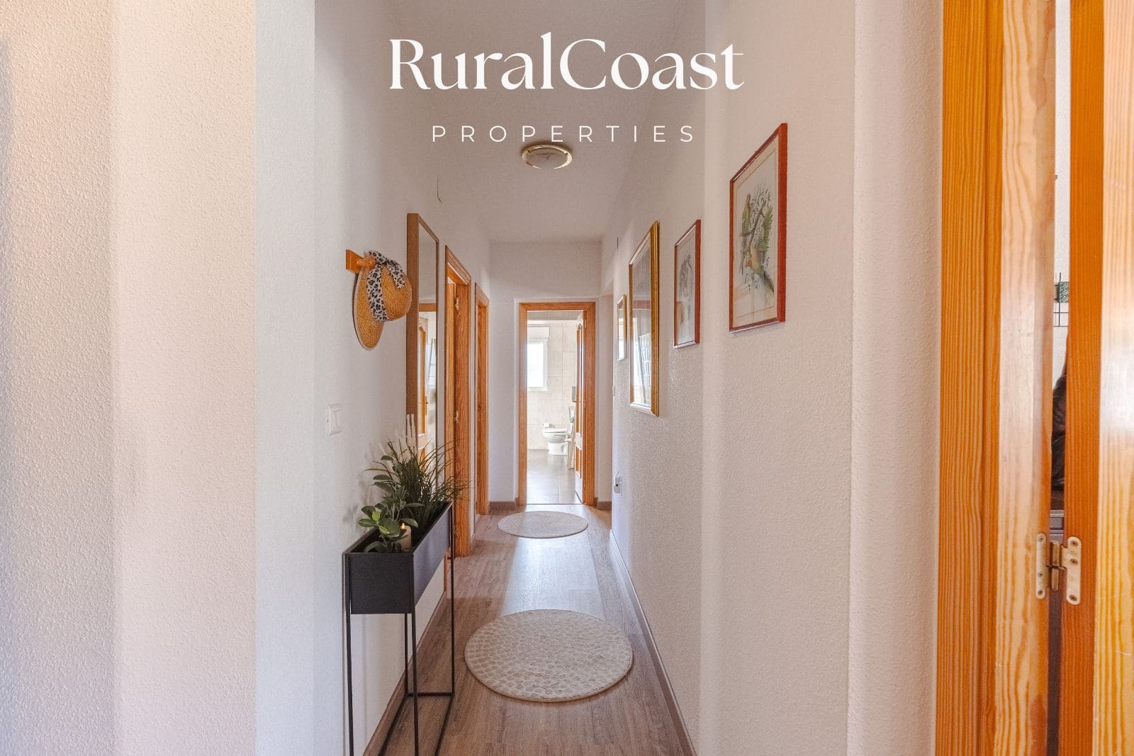 4 bedroom Villa for sale in Busot with pool garage - € 425,000 (Ref: 9560669)