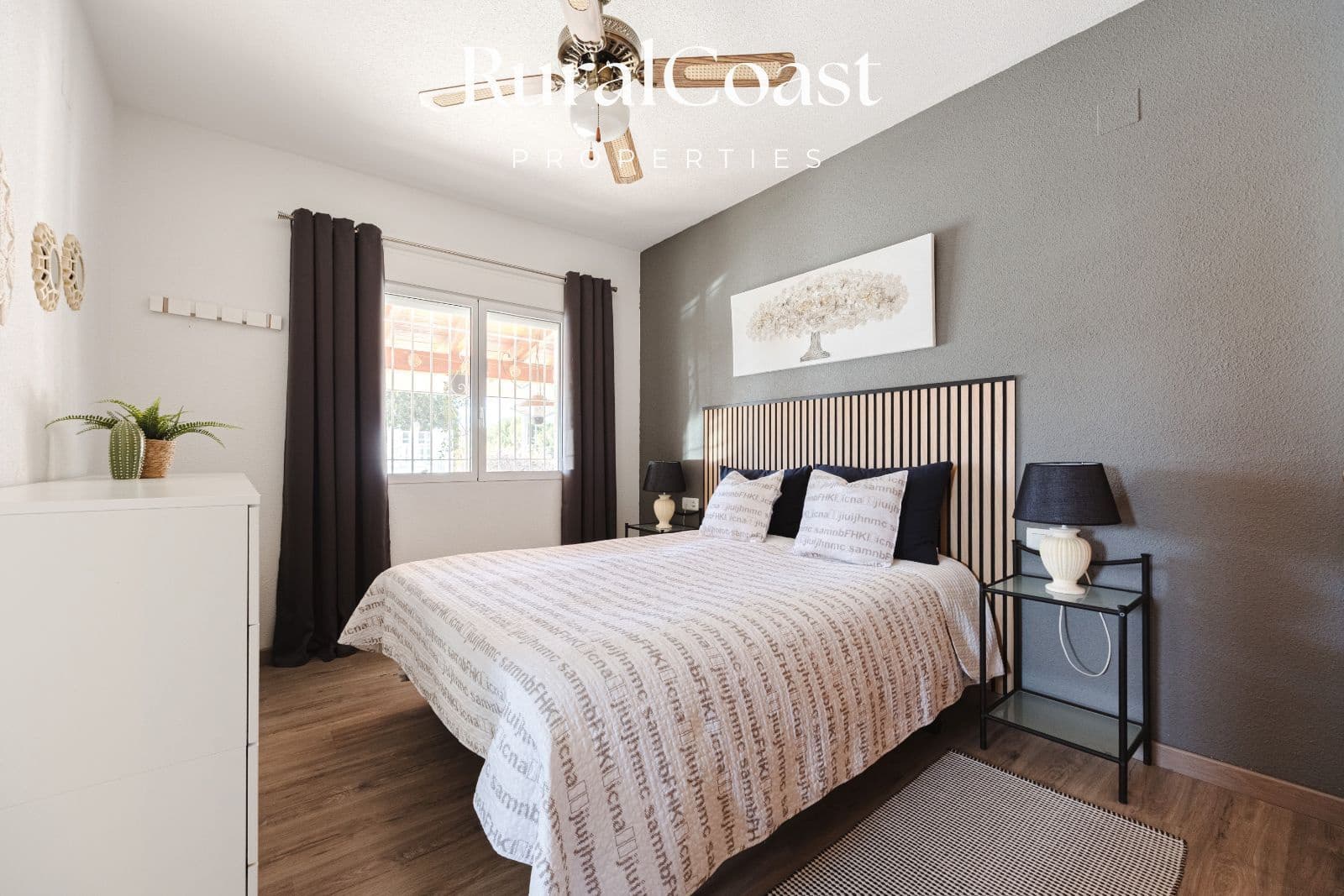 4 bedroom Villa for sale in Busot with pool garage - € 425,000 (Ref: 9560669)