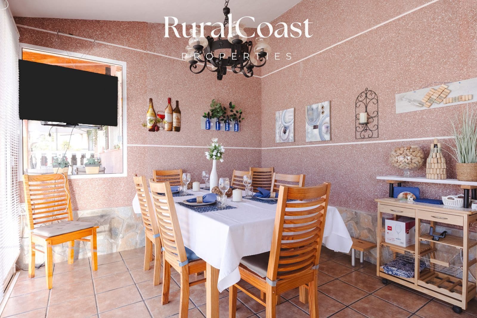 4 bedroom Villa for sale in Busot with pool garage - € 425,000 (Ref: 9560669)